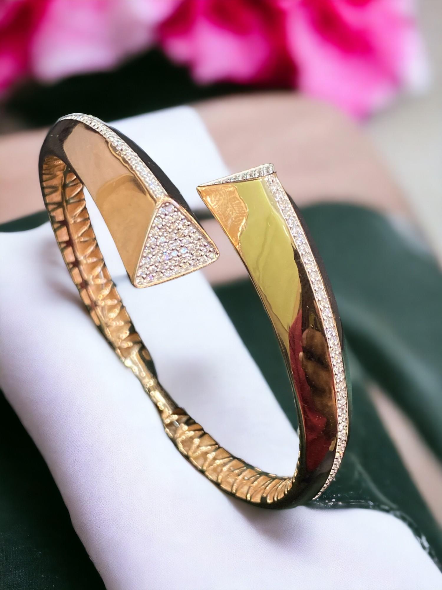 Contemporain 0.99 Cts F/VS1 Round Brilliant Cut Natural Diamonds Bracelet manchette en or rose 18K en vente