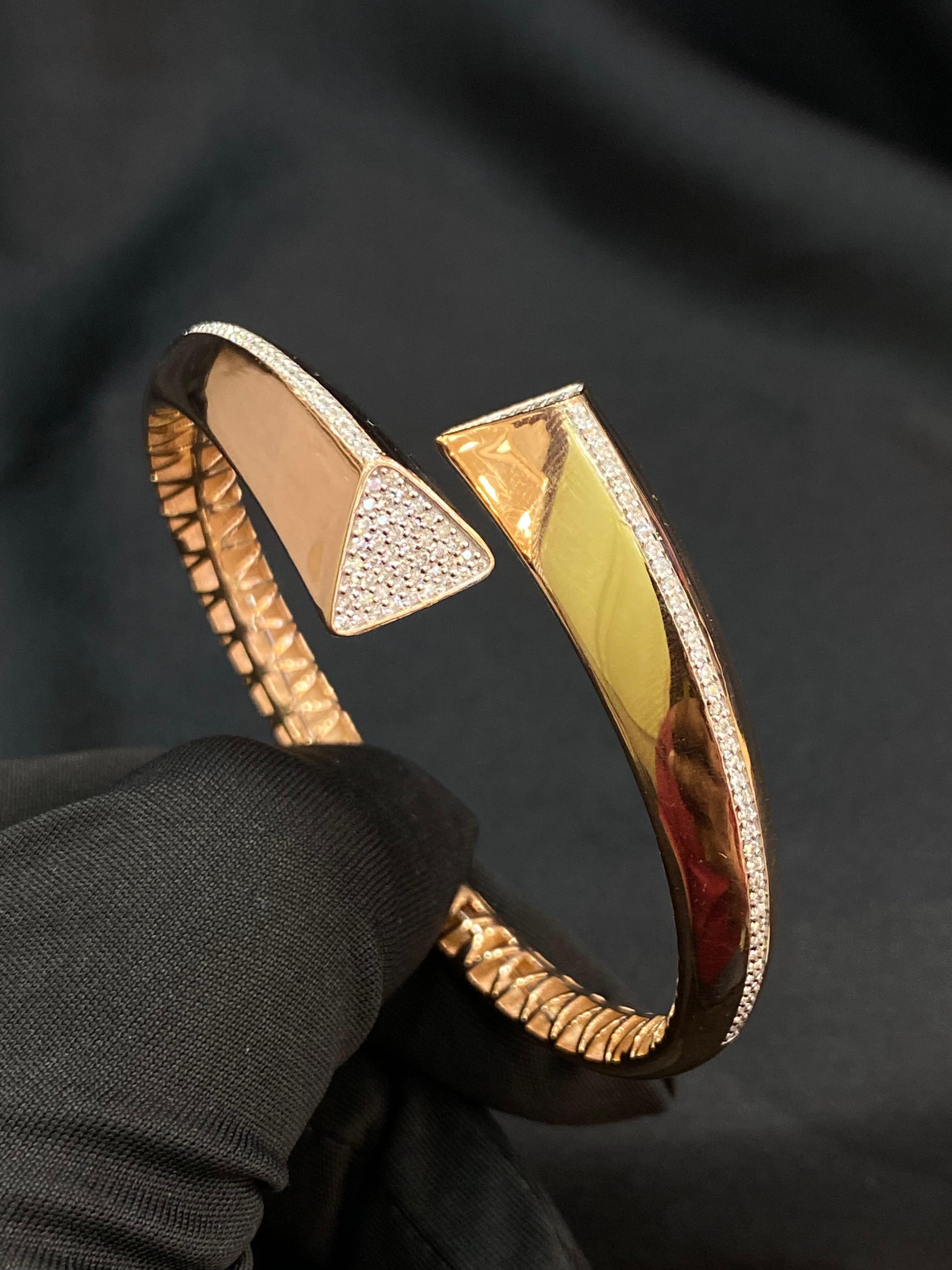 Taille ronde 0.99 Cts F/VS1 Round Brilliant Cut Natural Diamonds Bracelet manchette en or rose 18K en vente