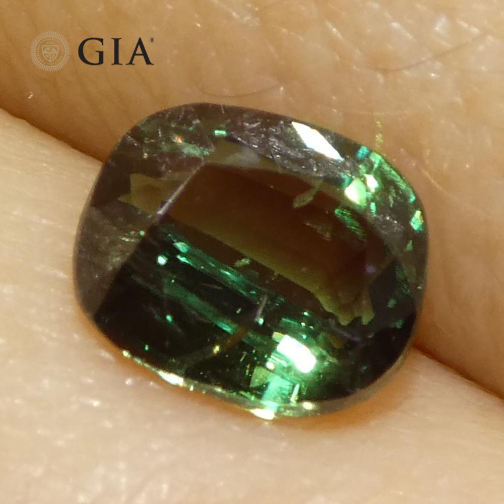 0,99 ct Alejandrita de color azul verdoso a púrpura rojizo certificada por el GIA de Madagascar en venta 10
