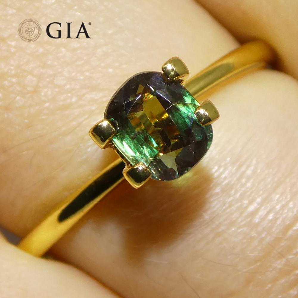 Femenino o masculino 0,99 ct Alejandrita de color azul verdoso a púrpura rojizo certificada por el GIA de Madagascar en venta