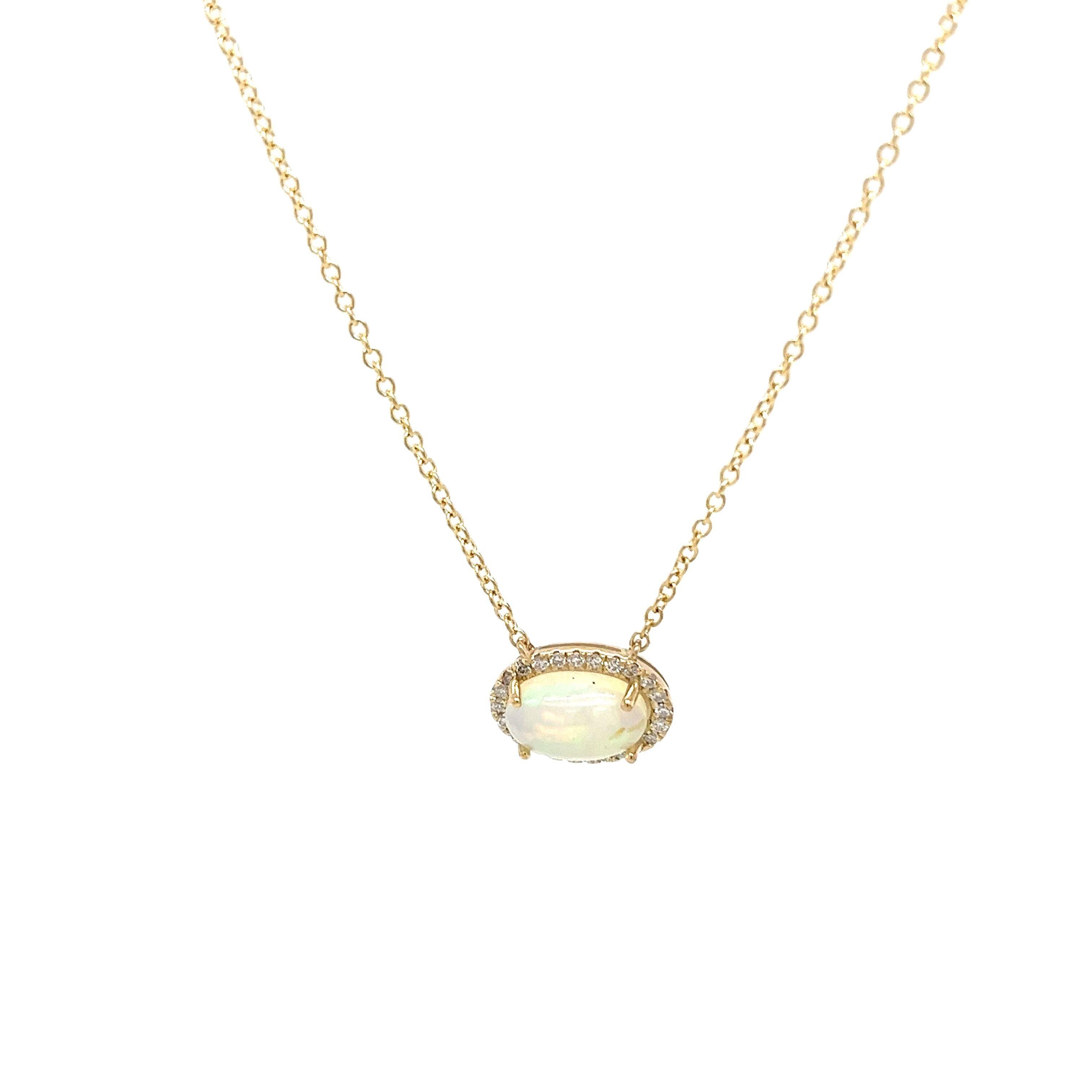 0.99ct Oval Opal & Diamonds Pendant Set in 18ct Yellow Gold In Excellent Condition For Sale In London, GB