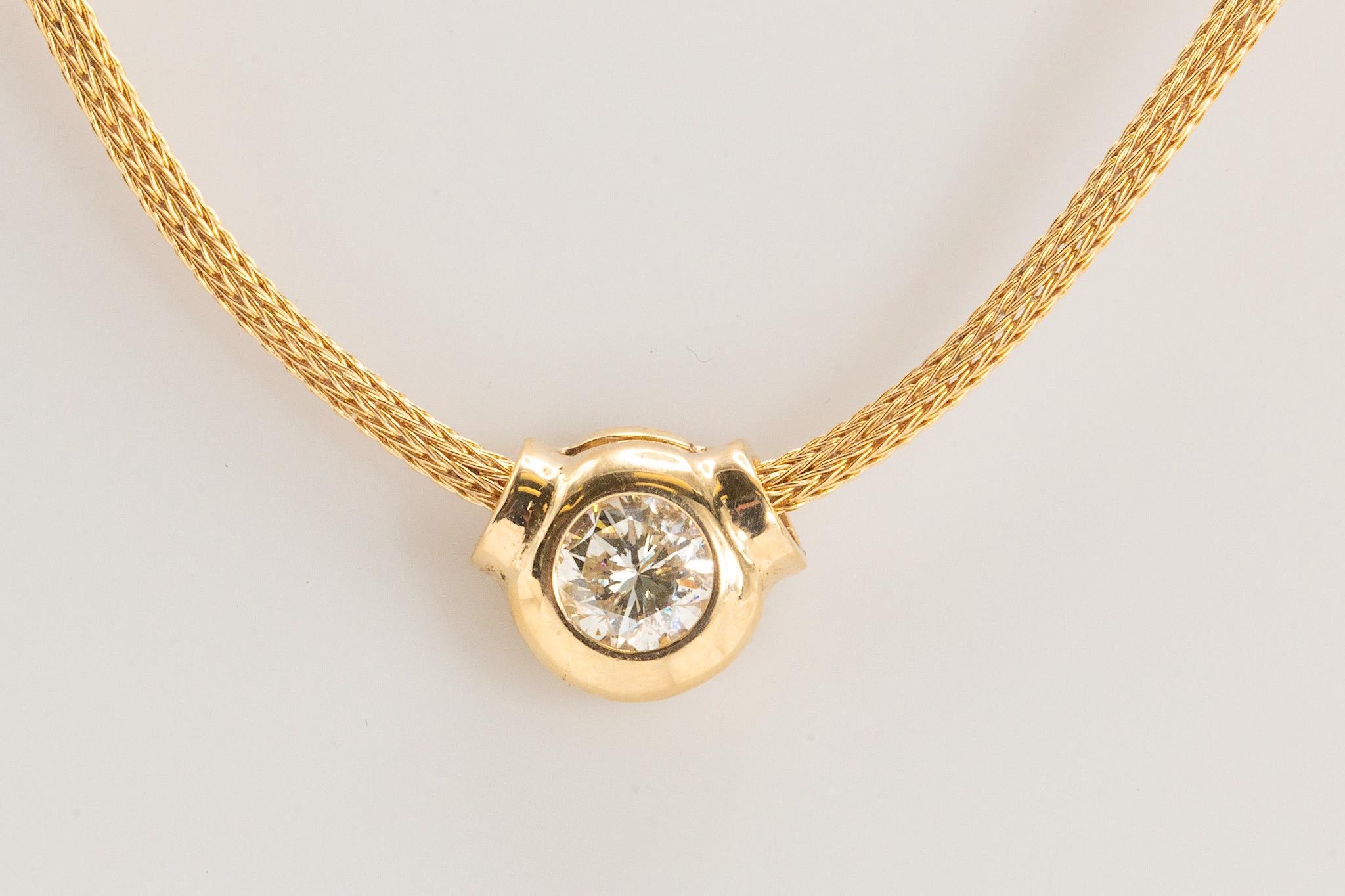 Round Cut 0.99CT Round Diamond Solitaire Necklace in 14K Yellow Gold For Sale