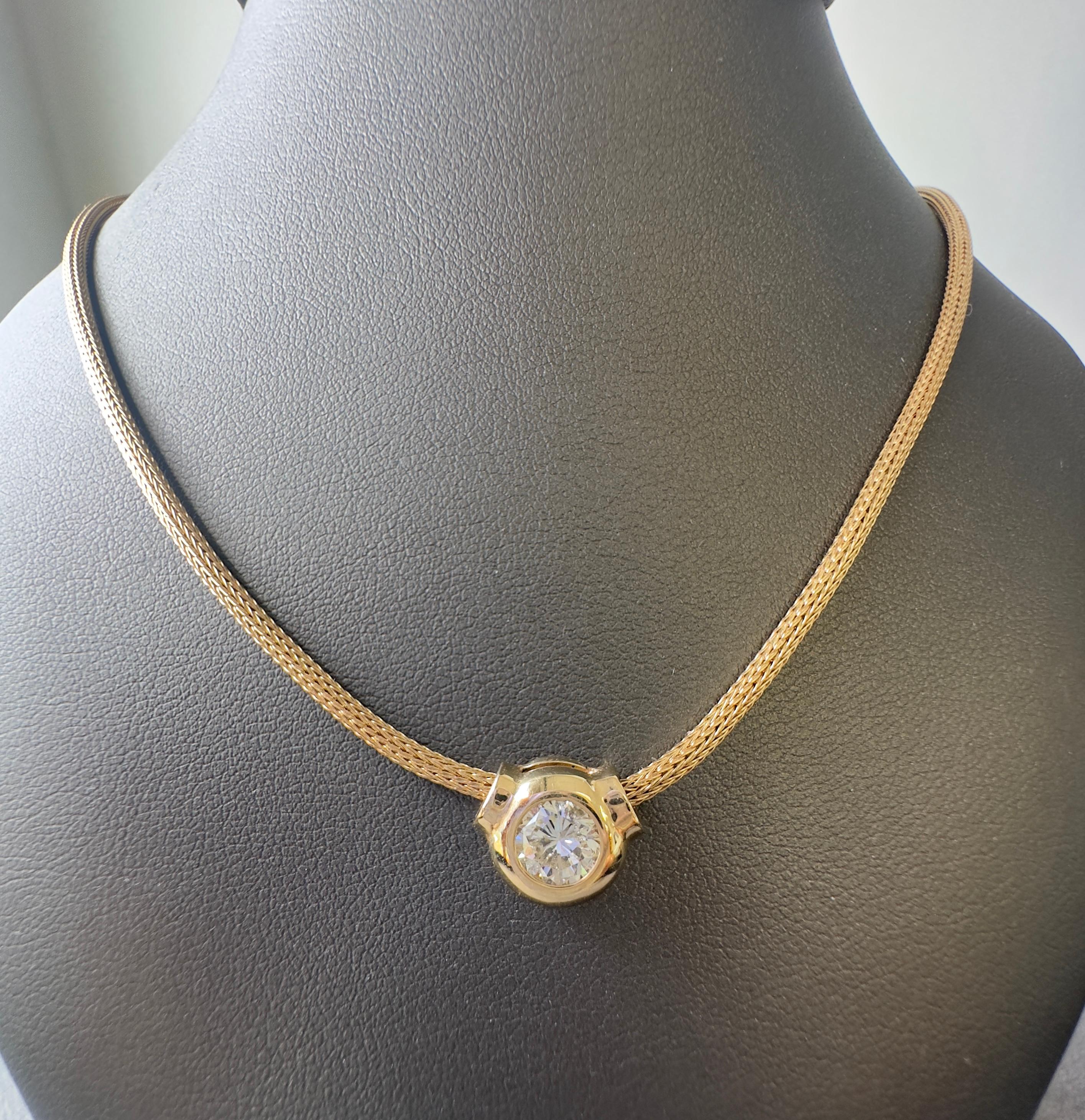 0.99CT Round Diamond Solitaire Necklace in 14K Yellow Gold For Sale 1