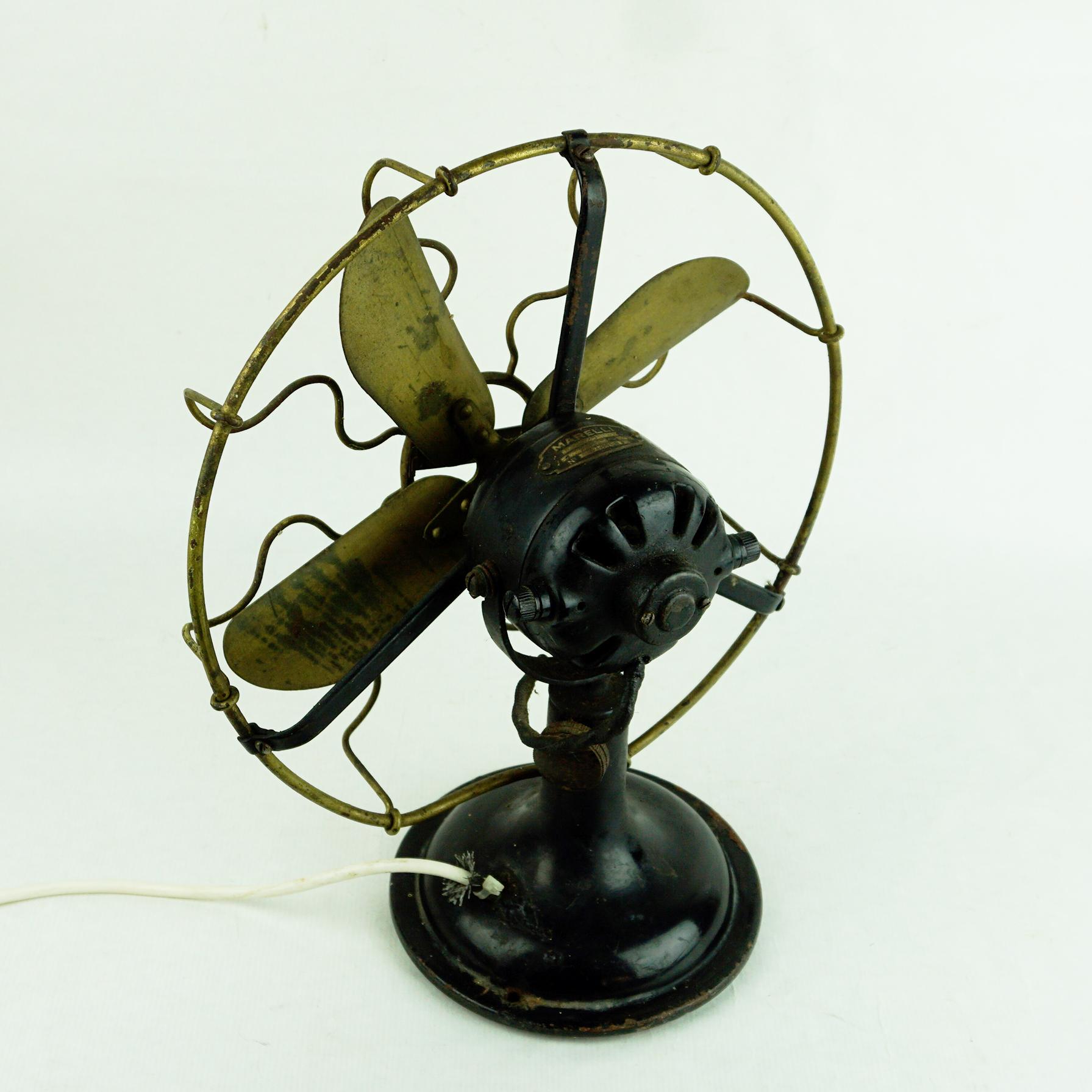 0riginal Vintage Industrial Art Deco Table Fan by Marelli Italy In Fair Condition In Vienna, AT