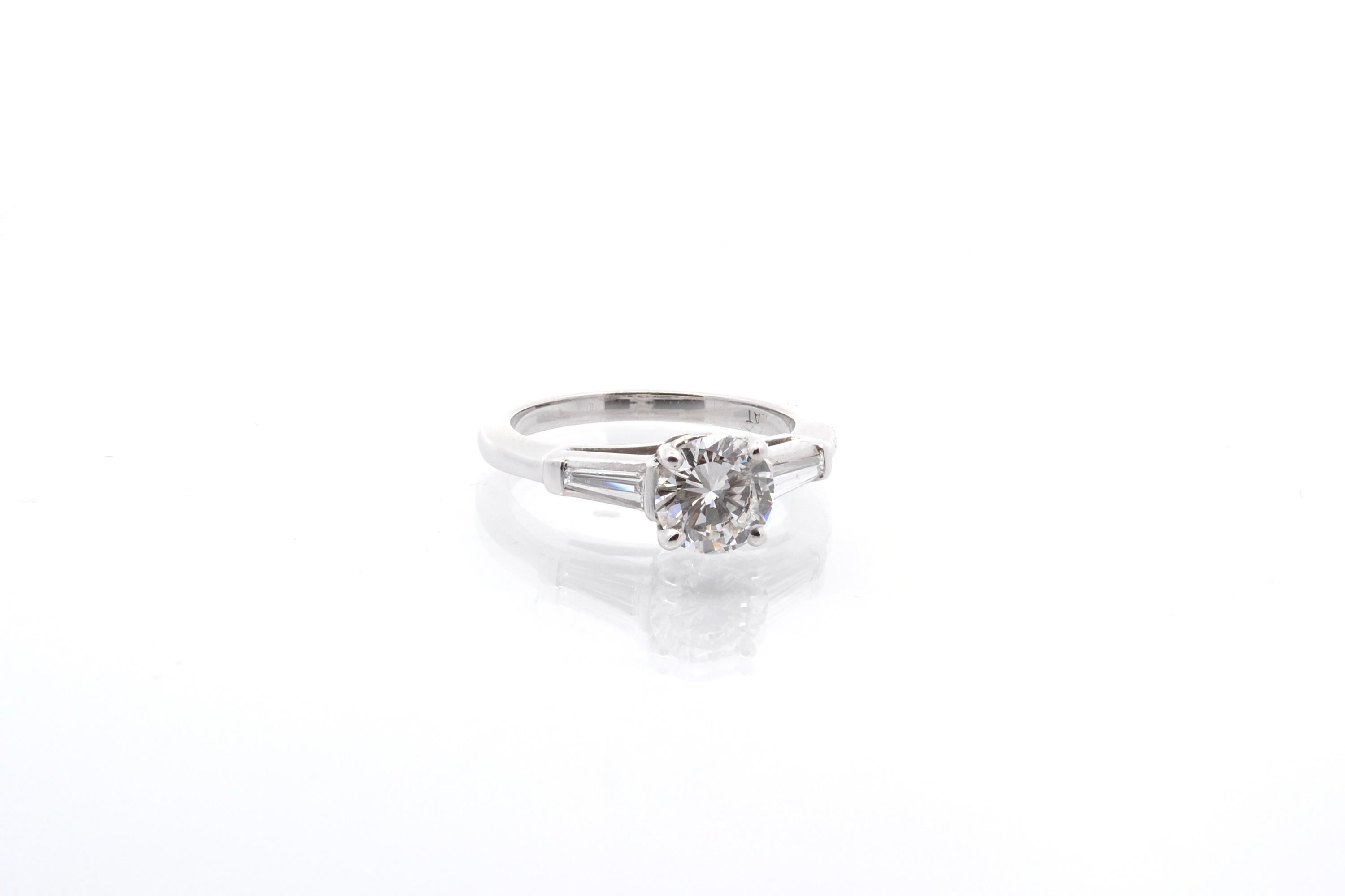Brilliant Cut 1, 05 cts G/VVS1 diamond ring in platinum For Sale
