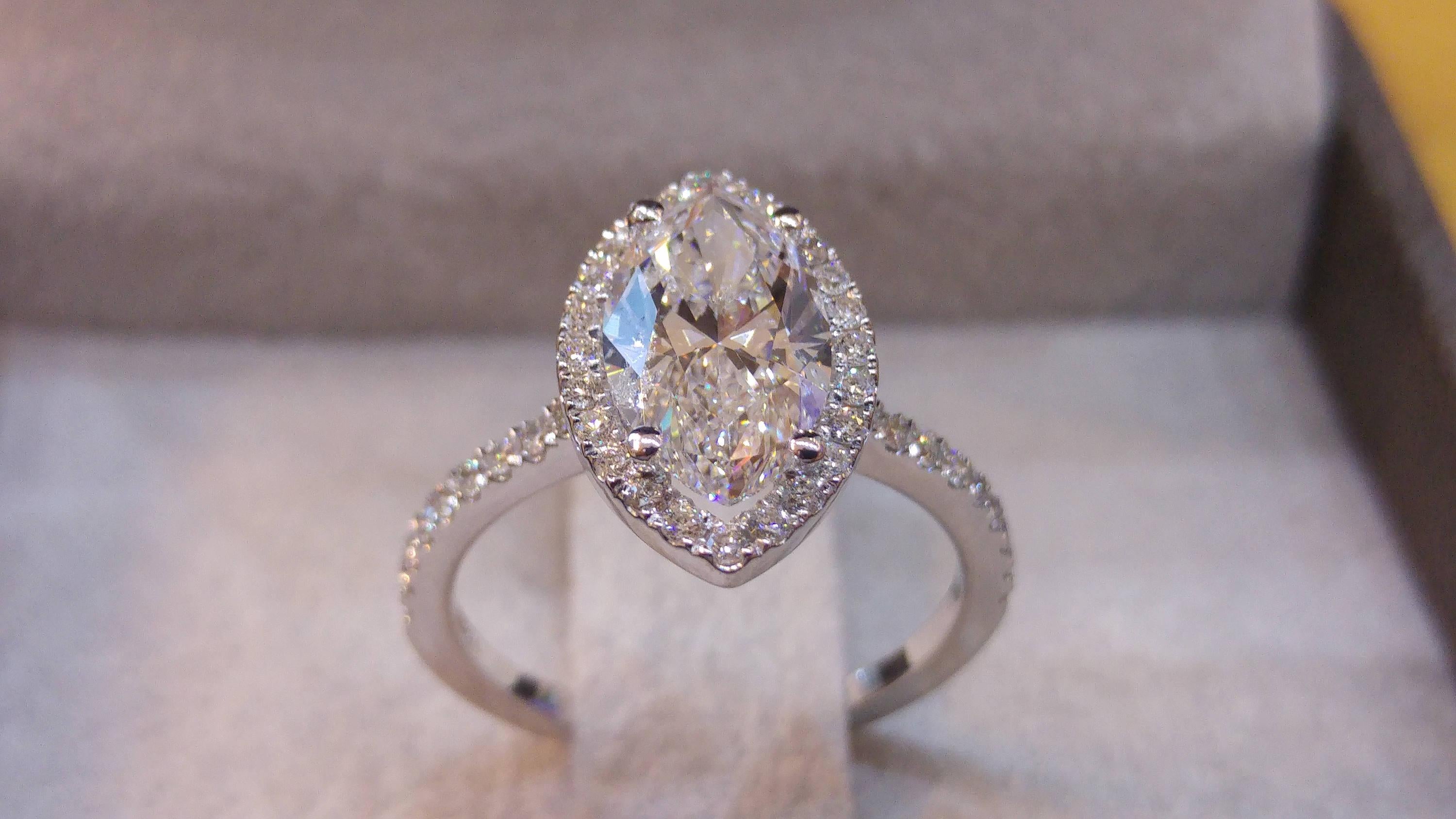 1 1/2 carat marquise diamond ring