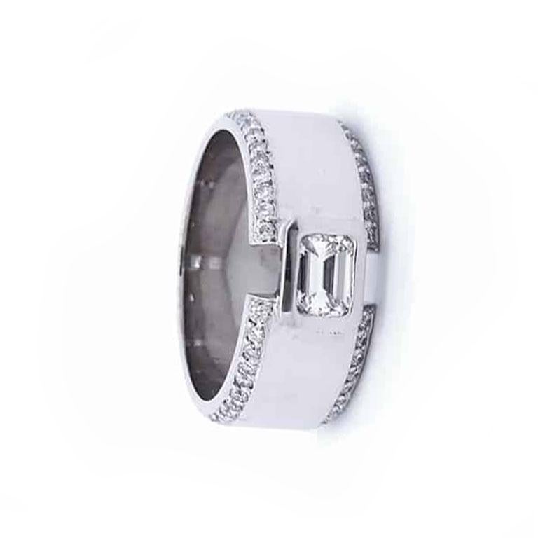 Round Cut 1 1/2 Carat Designer Diamond Gents Ring in 14K White Gold For Sale