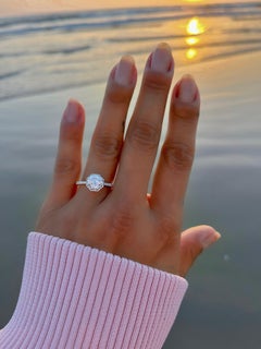 1 1/2 Carat Halo Design Round Cut Engagement Ring 8-Prong Setting