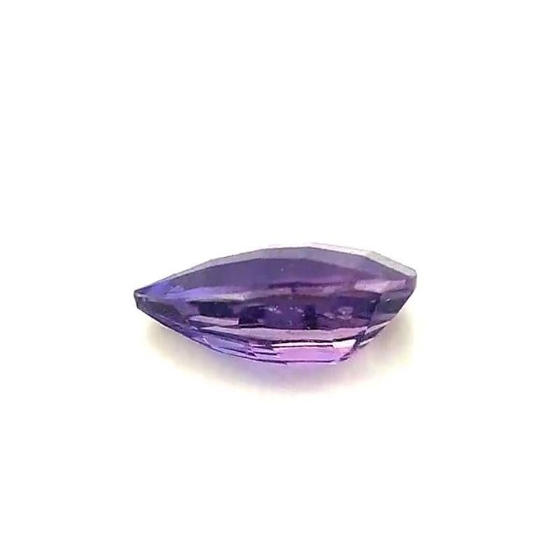 Taille poire Saphir violet poire de 1 1/2 carat changeant de couleur pour devenir violet, non chauffé par le GIA en vente