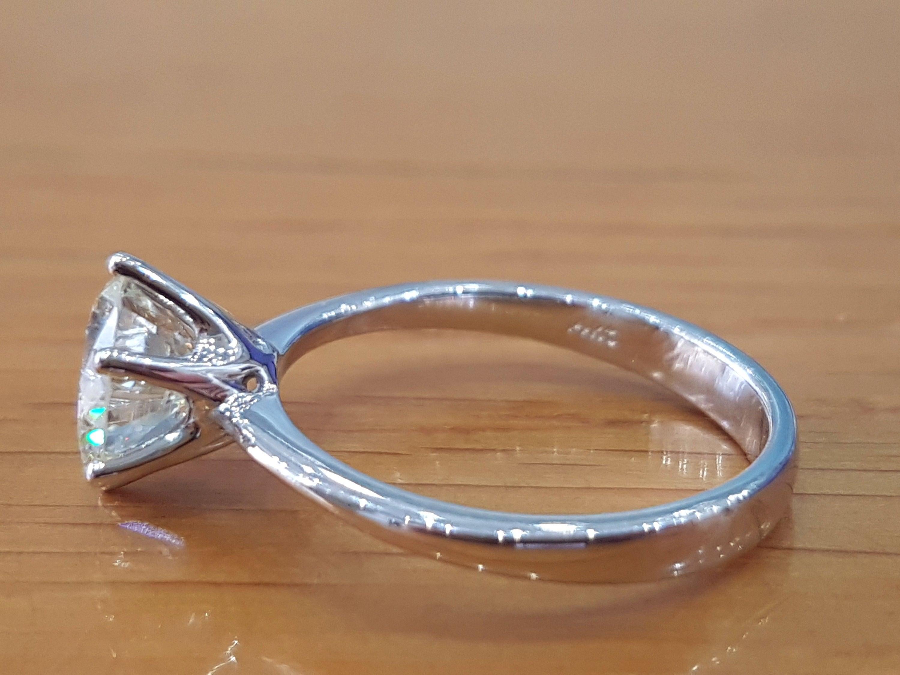 Round Cut 1 1/3 Carat 14 Karat White Gold Round Diamond Engagement Ring