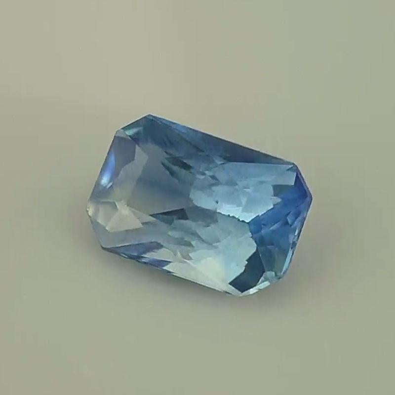 Taille octogone Saphir bleu octogonal de 1 1/3 carat certifié GIA en vente
