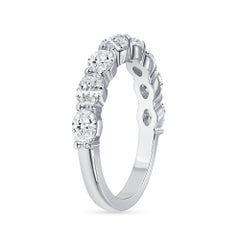 1 1/3 CTW. Halbe Ewigkeit Band mit ovalem Diamantschliff aus Platin