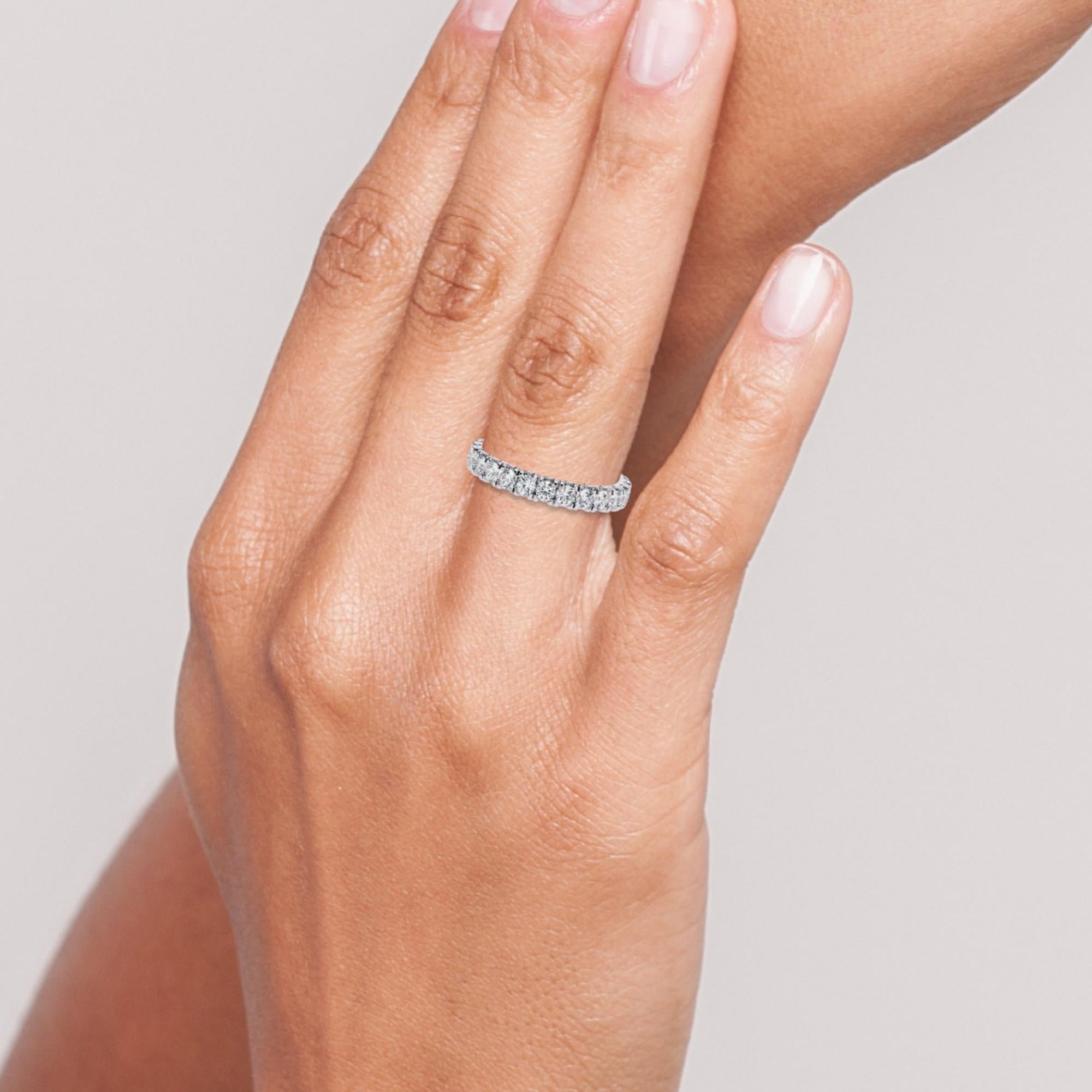Alliance d'éternité en or massif 14 carats avec diamants ronds de 1 1/3 carat en vente 9