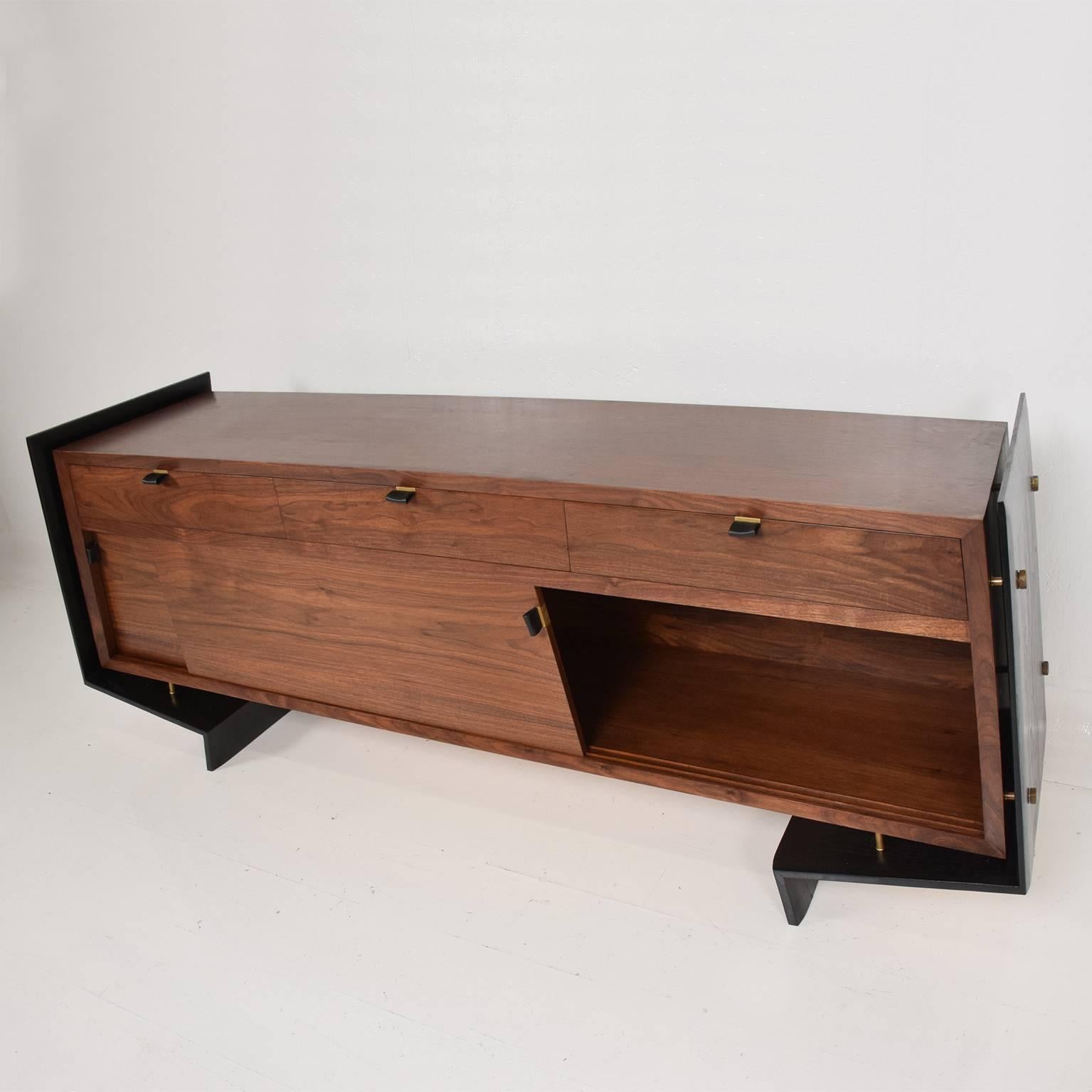 For your consideration a high-quality one of a kind floating credenza handmade in California.
Designed by Pablo Romo.
Measures: 84 1/2