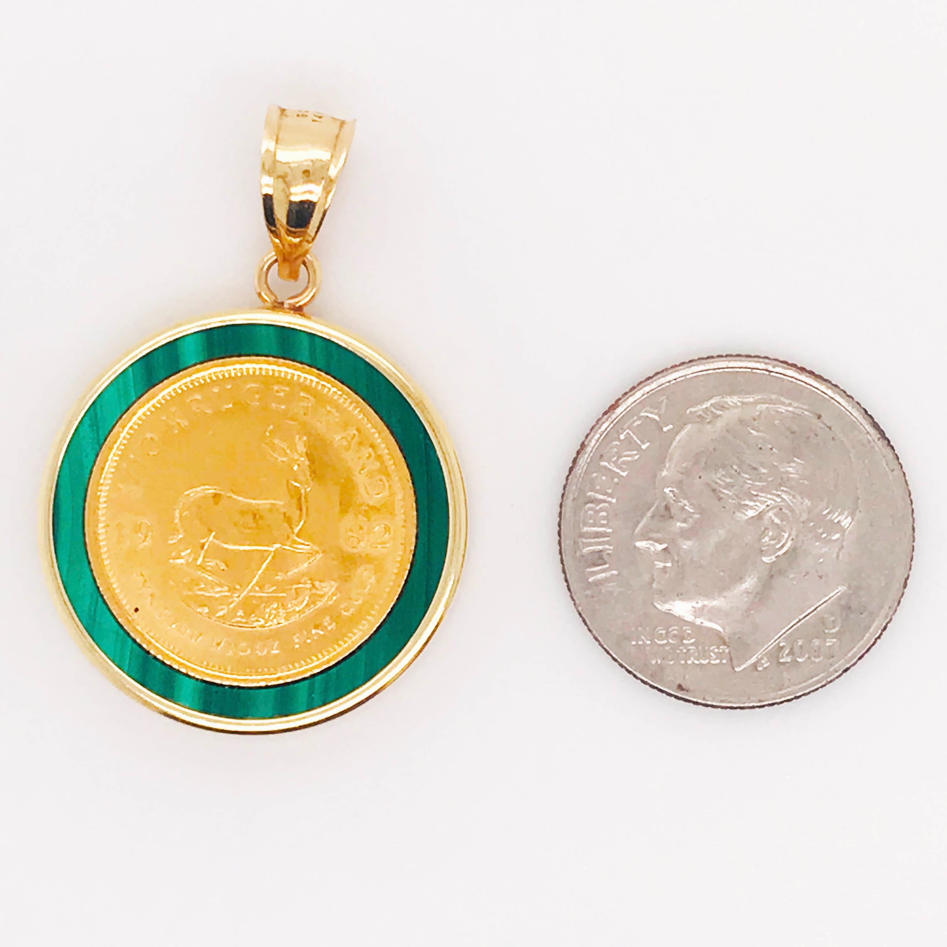 1/10 oz Krugerrand 1982 Gold Coin in Genuine Malachite Bezel Pendant, 14K Gold In Excellent Condition In Austin, TX