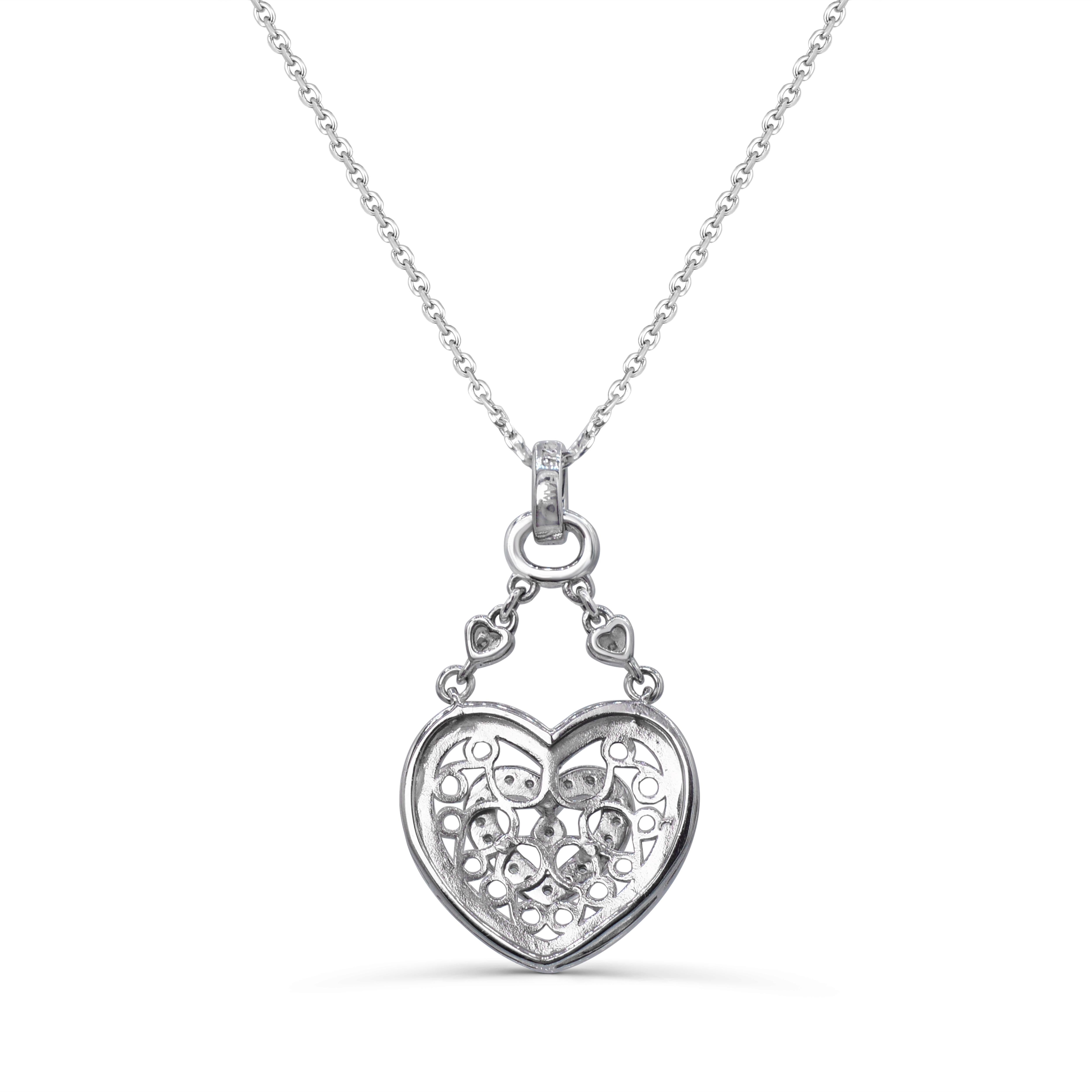 Contemporain 1/10ct. Collier pendentif double cœur en argent sterling orné de diamants en vente