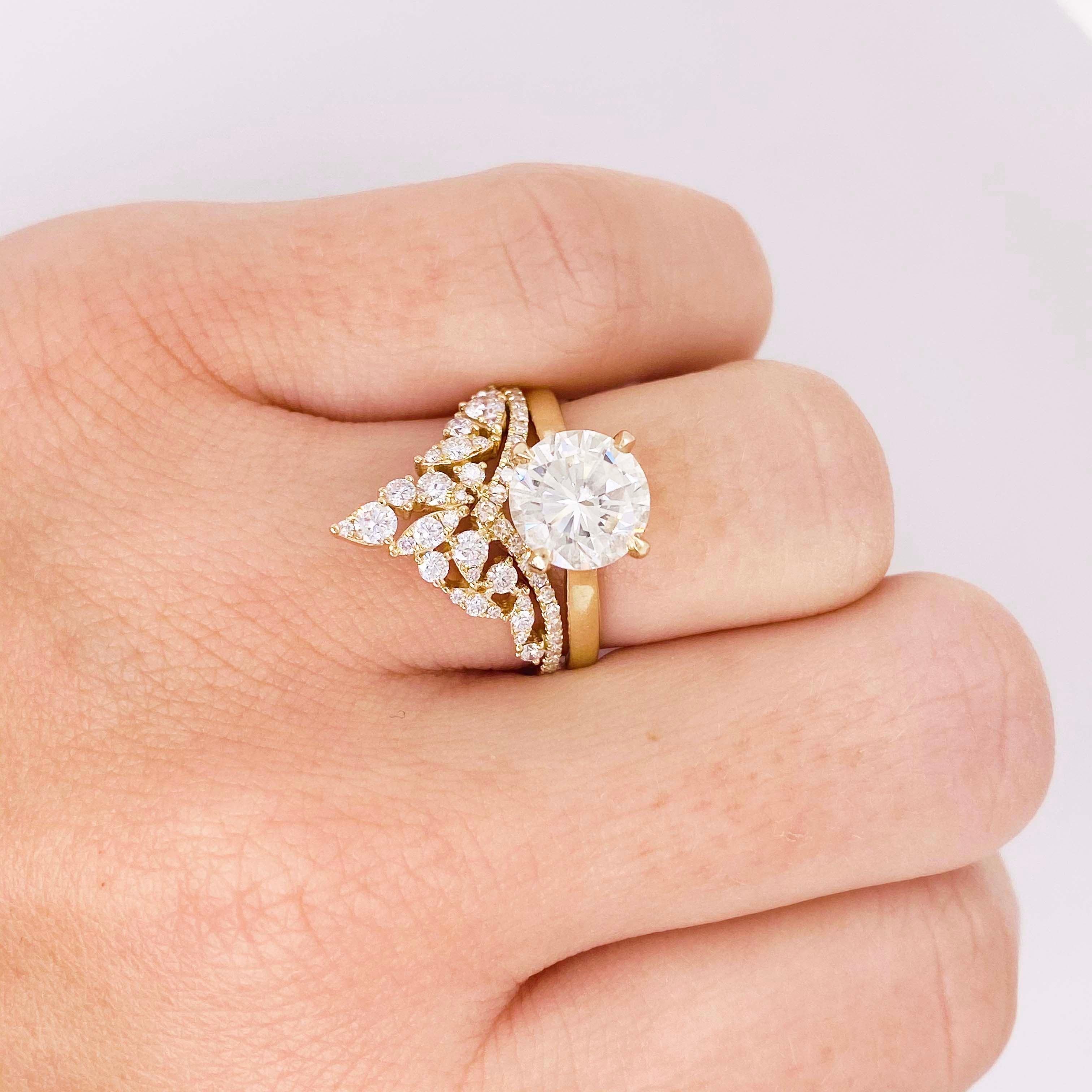 En vente :  Bague en or jaune à anneau en forme de V en grappe de diamants de 1/2 carat et demi 10