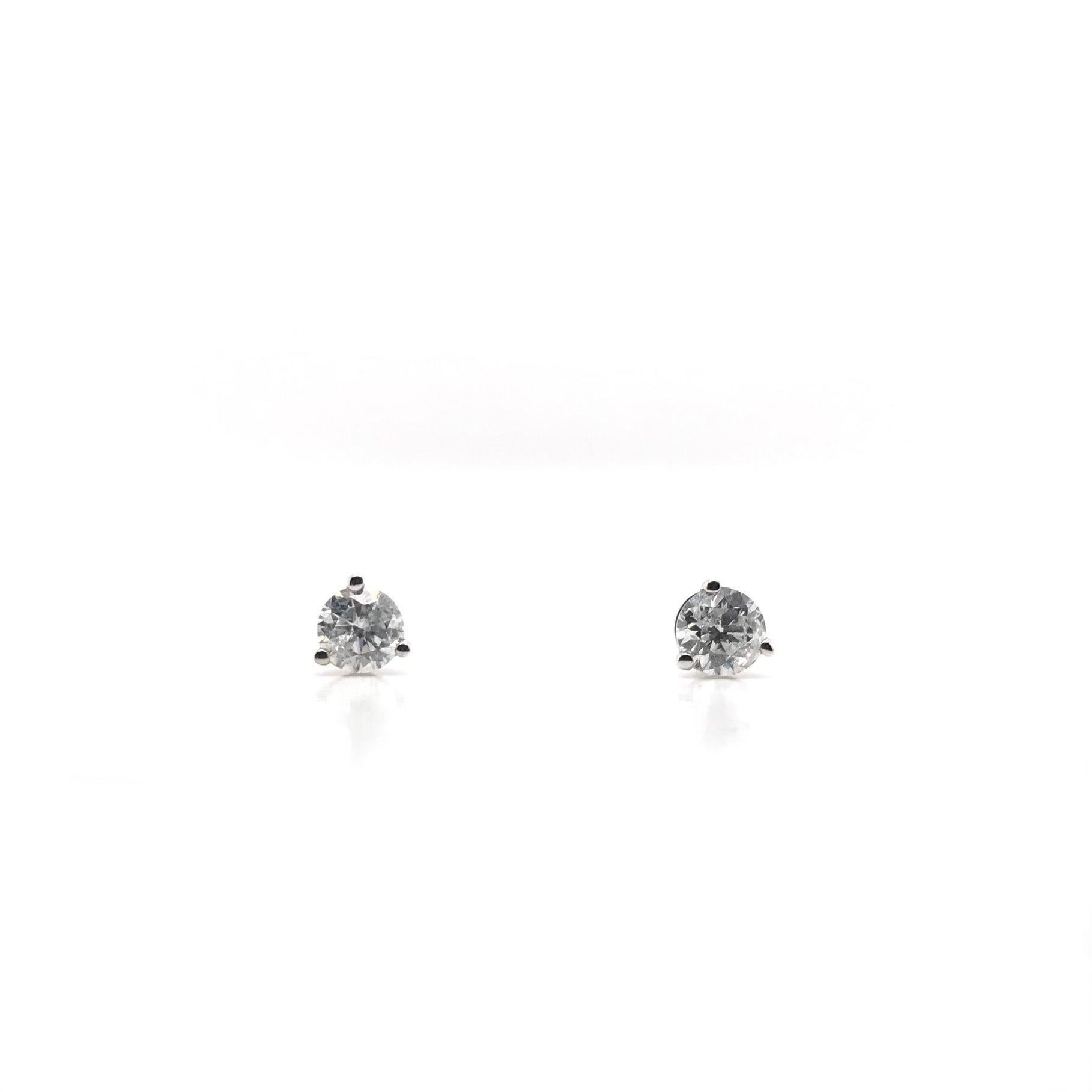 1/2 Carat DTW Diamond Stud Earrings In New Condition For Sale In Montgomery, AL