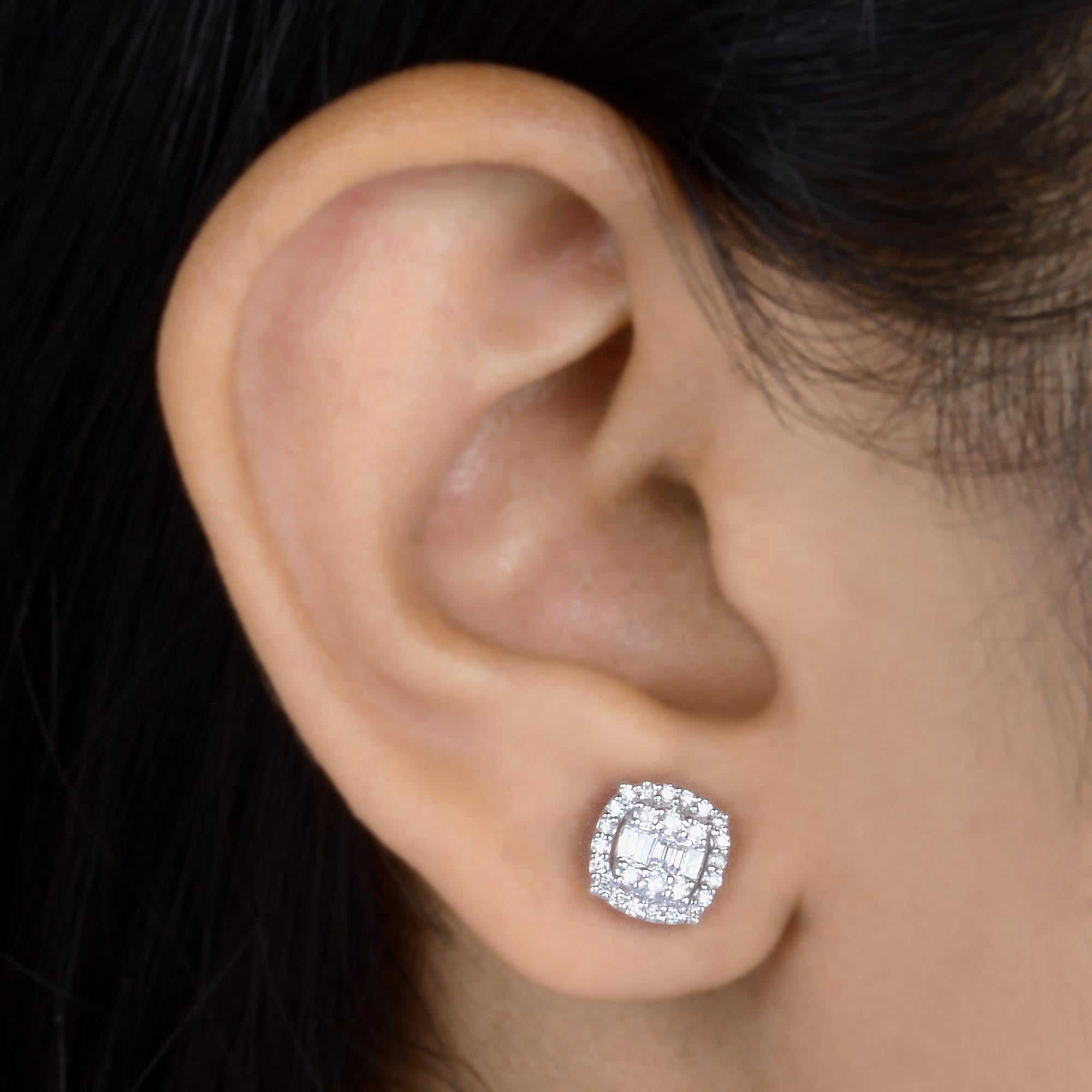 Moderne Clous d'oreilles en or blanc 10 carats avec diamants baguettes de 1/2 carat de pureté SI en vente