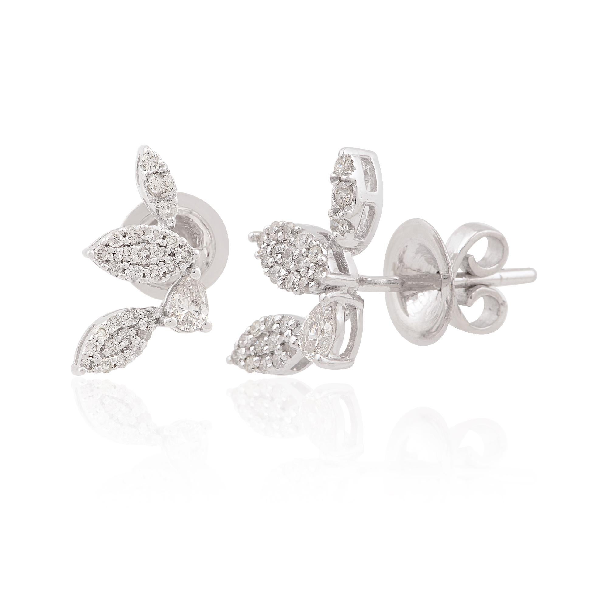 Fundidos en oro de 14 quilates, estos exquisitos pendientes están engastados con 0,50 quilates de brillantes diamantes.

SIGUE LA TIENDA DE SPECTRUM JEWELS para ver la última colección y piezas exclusivas. Spectrum Jewels se enorgullece de ser uno