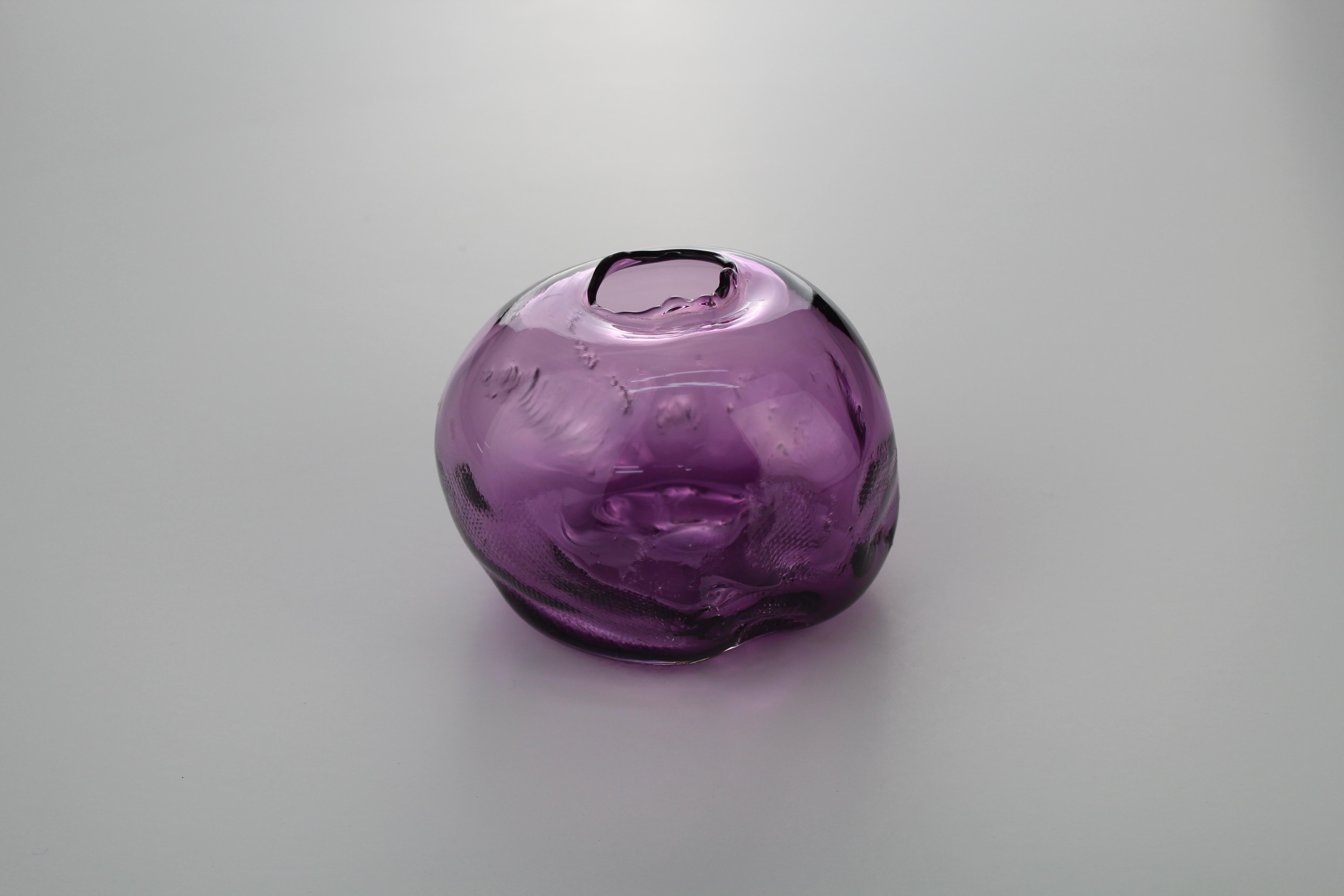 1/2 Ltr Forms, Amethyst Reddish, Handmade Glass Object by Vogel Studio In New Condition For Sale In Sarstedt, NI