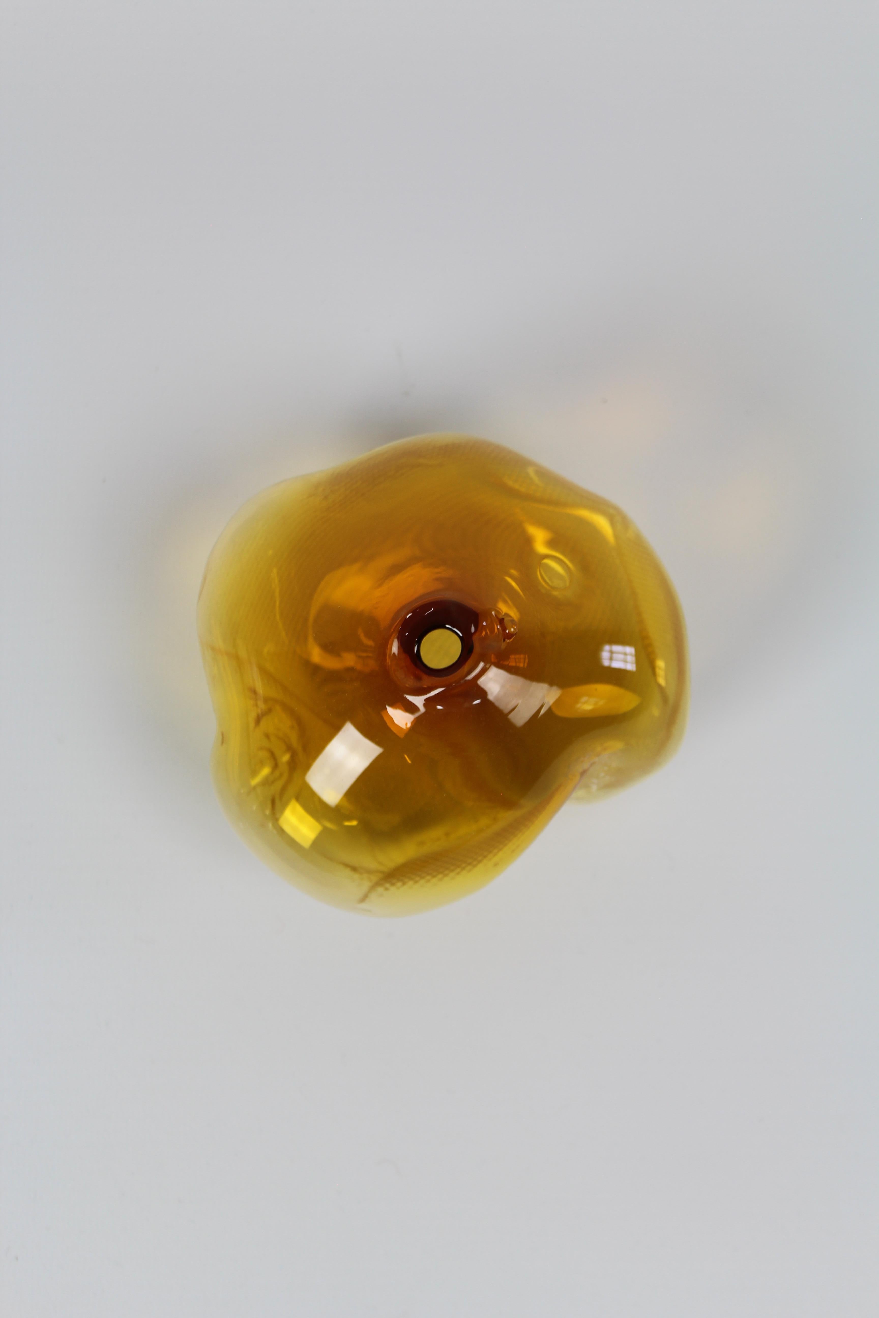 1/2 Ltr-Formen, Brillantgold, handgefertigtes Glasobjekt von Vogel Studio (21. Jahrhundert und zeitgenössisch) im Angebot