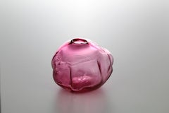 Formas de 1/2 litro, fucsia, objeto de cristal hecho a mano de Vogel Studio