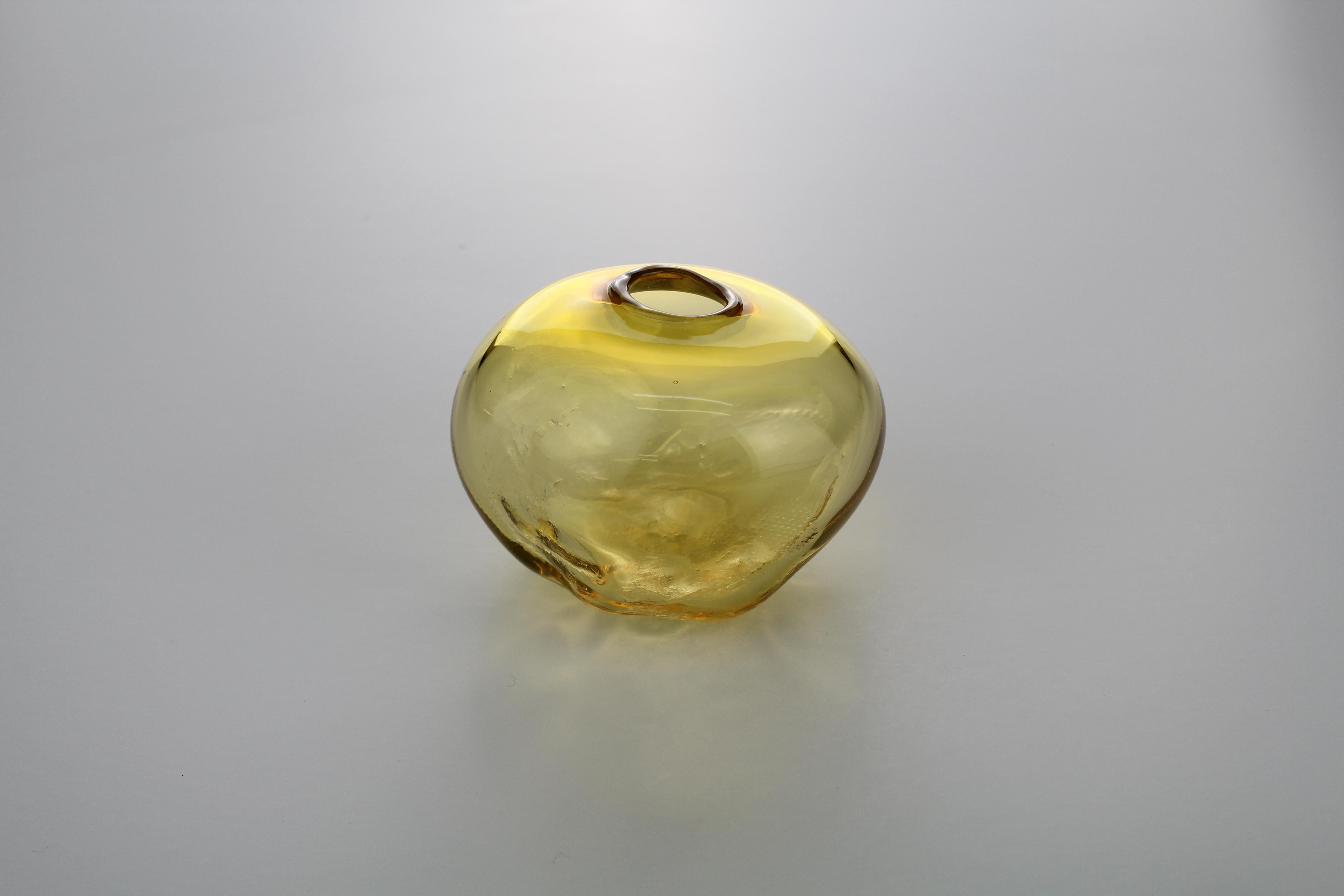 1/2 Ltr Forms, Gold, Handmade Glass Object by Vogel Studio In New Condition For Sale In Sarstedt, NI