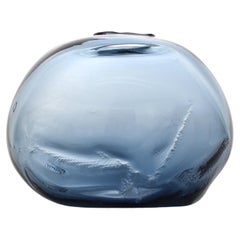 Formes 1/2 Ltr, bleu acier, Objects for Objects en verre faits à la main par Vogel Studio
