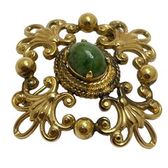 Pendentif broche croix de Malte en jade vert et or 12 carats signé 1/20