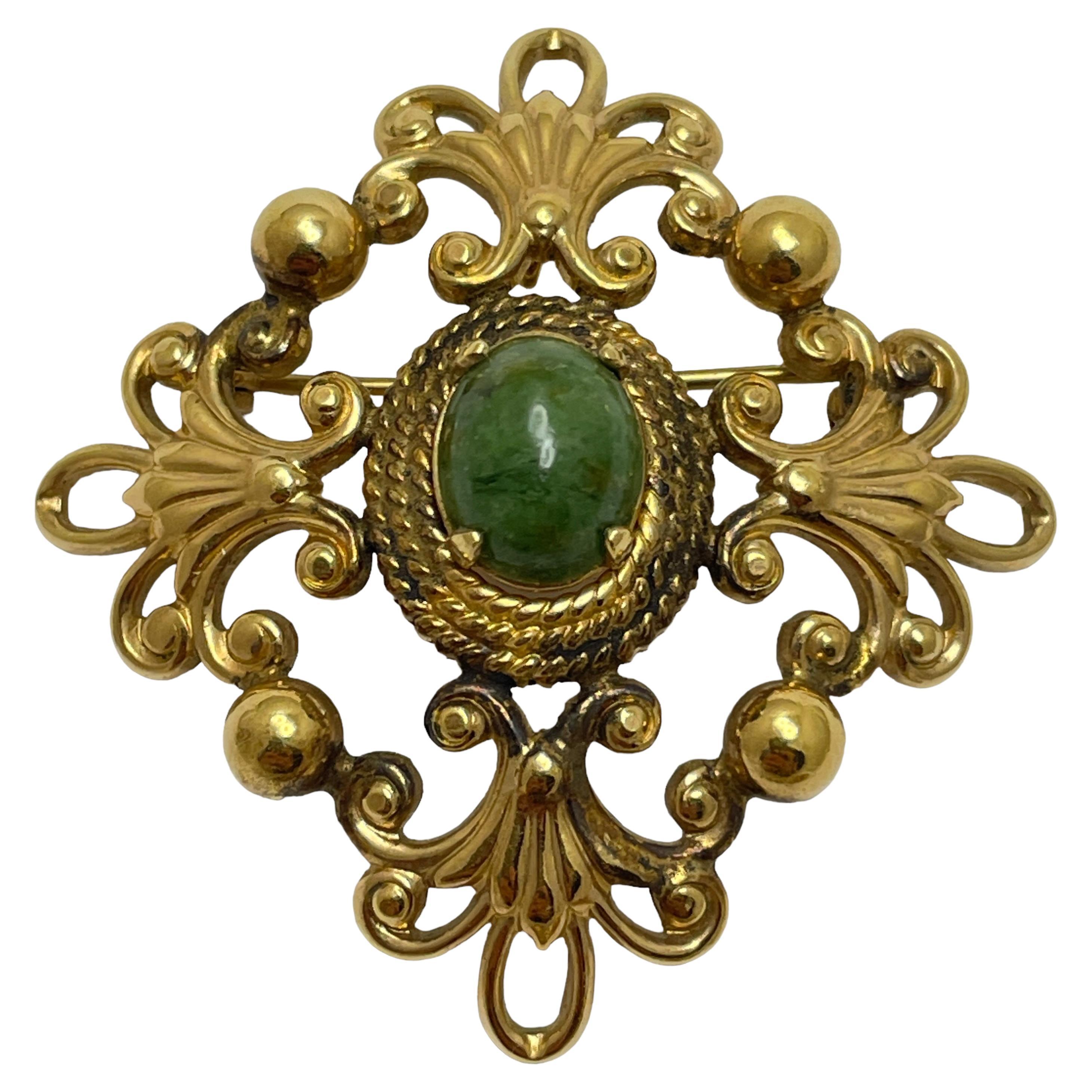 Pendentif broche croix de Malte en jade vert et or 12 carats signé 1/20