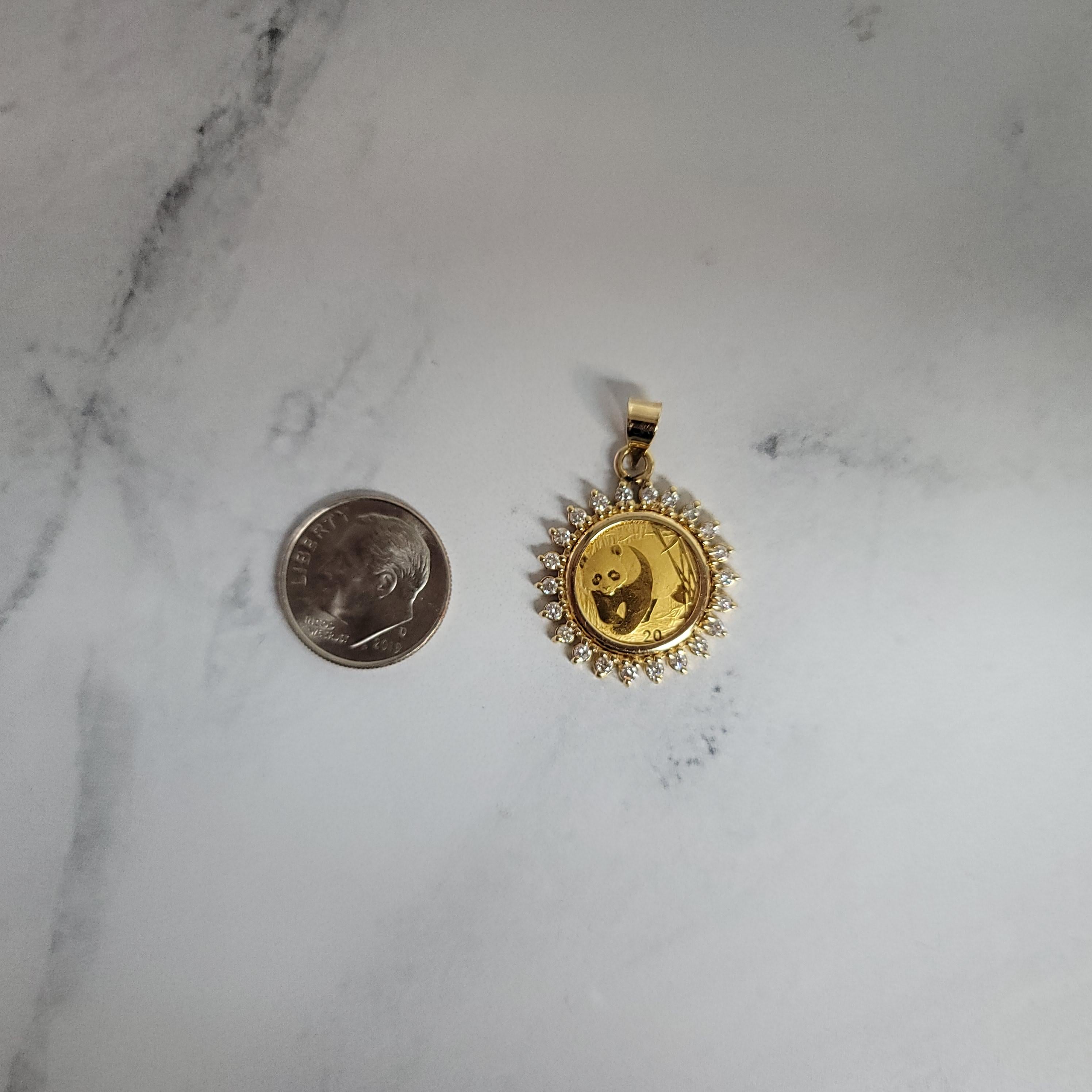 Taglio rotondo Collana di diamanti in oro fino da 1/20oz Panda Coin in vendita
