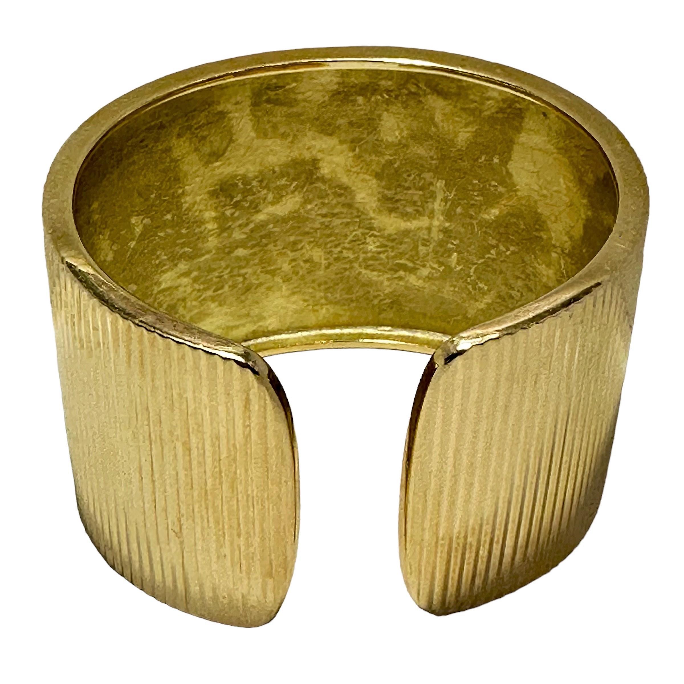 Mid-20th Century, 18K Yellow Gold Deeply Beveled Cuff Bracelet In Good Condition For Sale In Palm Beach, FL