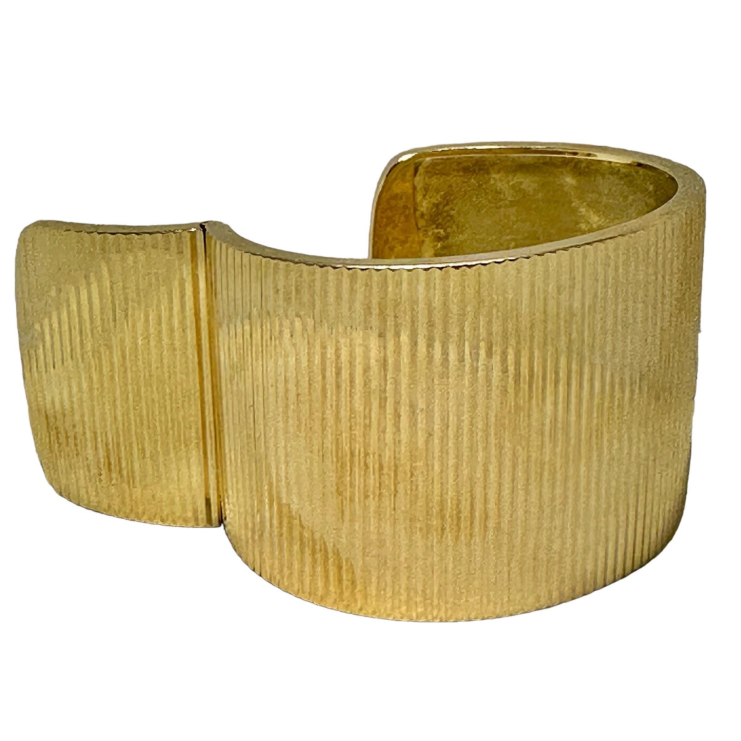 Mid-20th Century, 18K Yellow Gold Deeply Beveled Cuff Bracelet For Sale 2