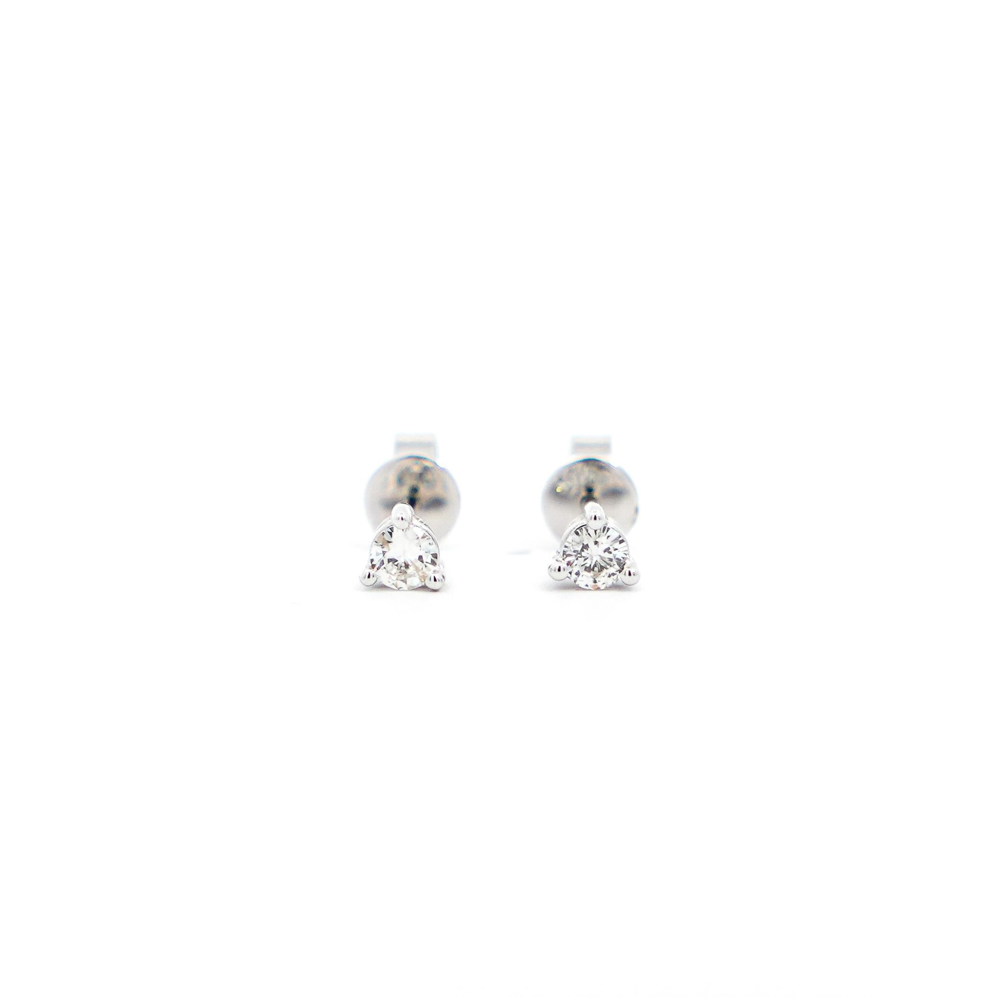 1/3 Carat Natural Diamond 3-Prong Stud Earrings 4mm in 14K White Gold In New Condition For Sale In Miami, FL
