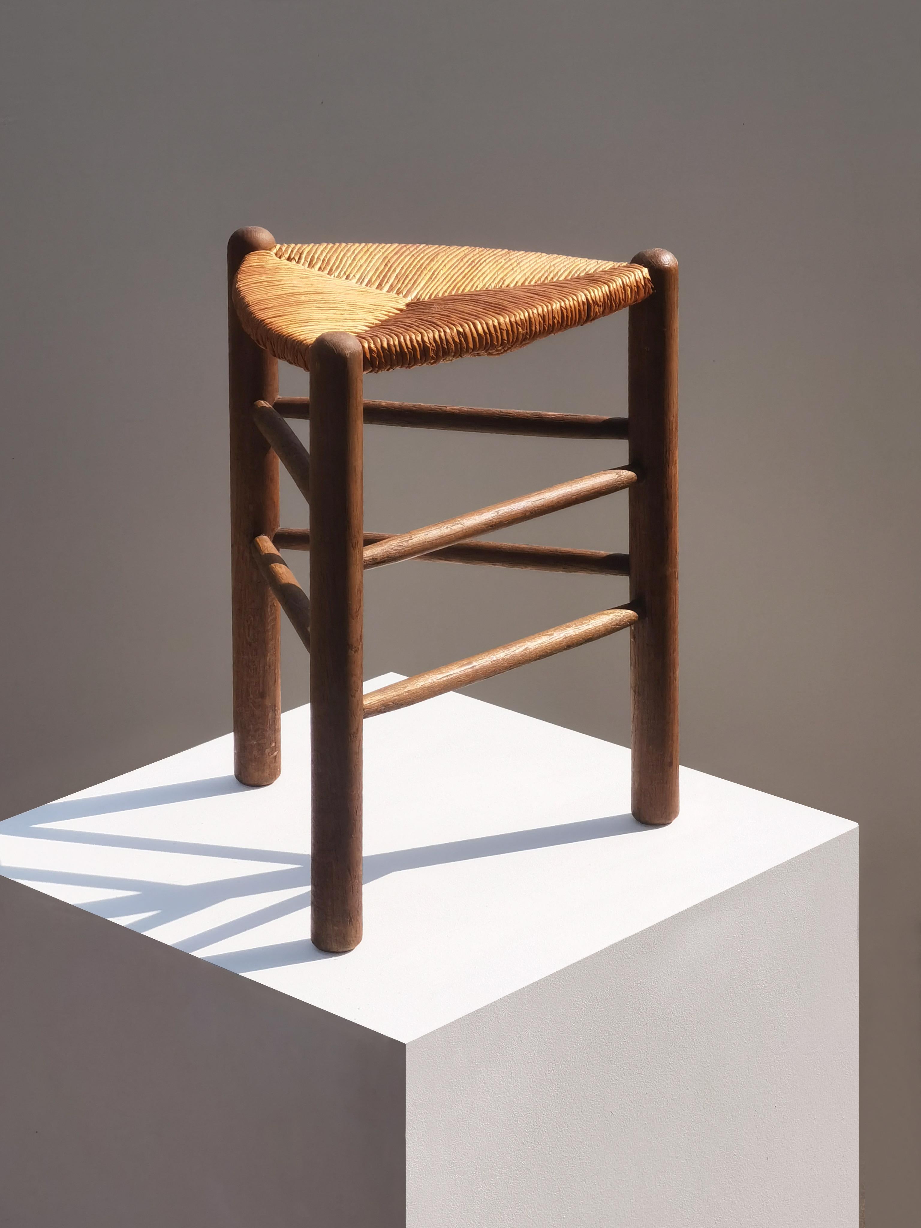Metà XX secolo 1/3 SGABELLO MODERNO A TREPPIEDE, di PIERRE Faucheux, Francia 1950 in vendita