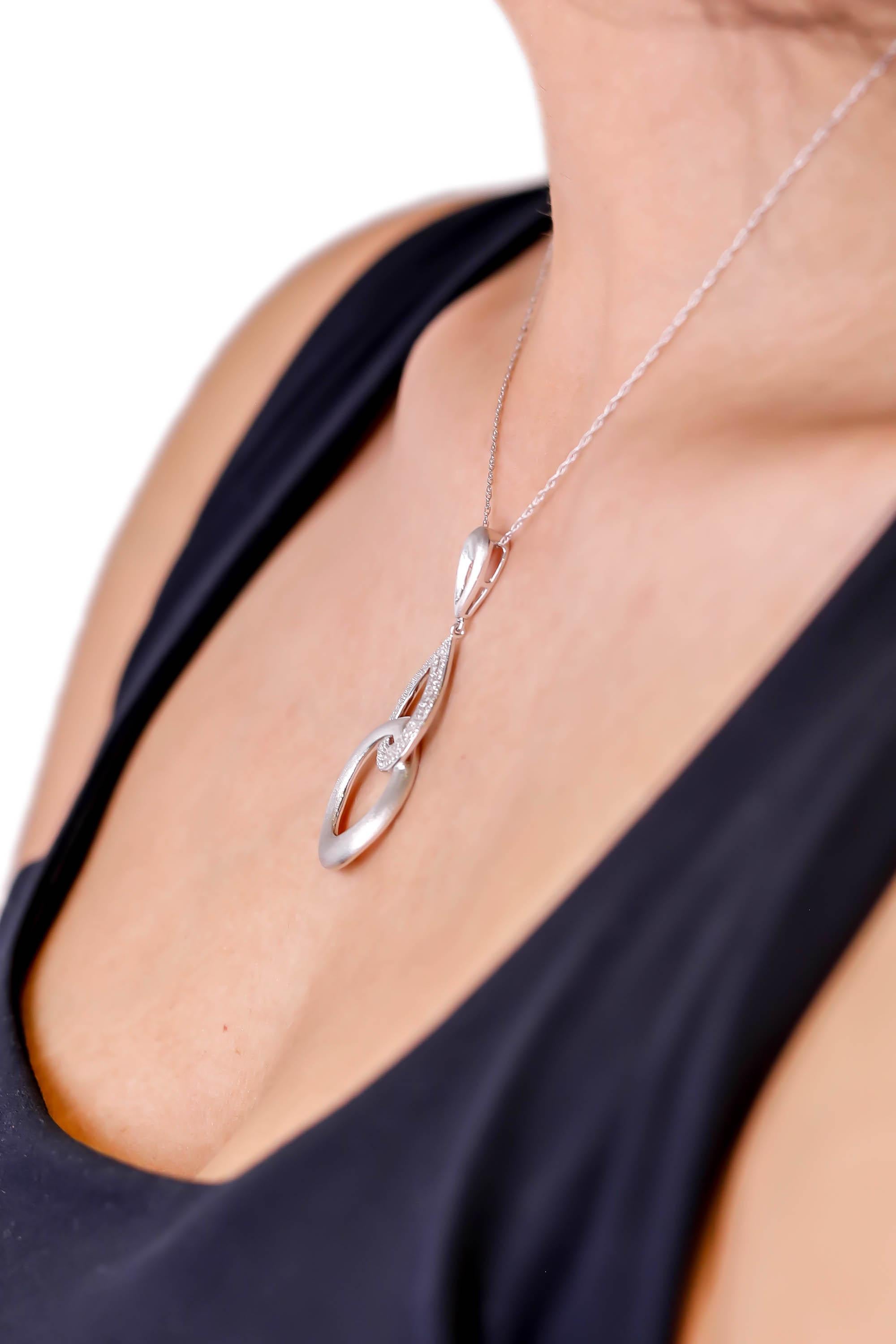 Contemporary 1/3 TCW Diamond Round Accent Drop Pendant Fine Necklace in 14 karat White Gold For Sale