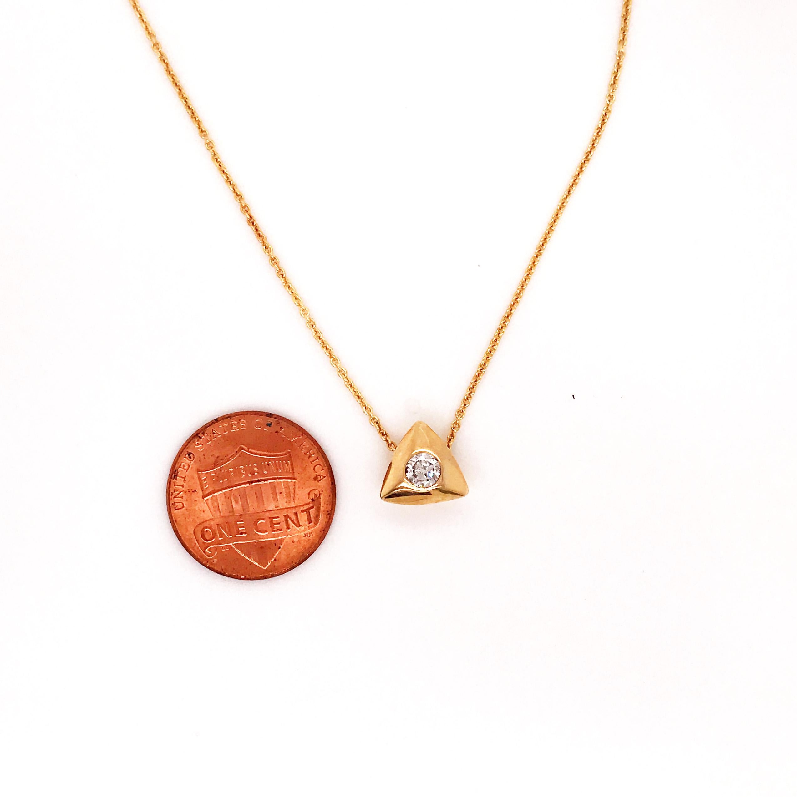 1/4 '0.25' Carat Round Brilliant Diamond Triangle Slide Pendant, 14 Karat Gold In New Condition For Sale In Austin, TX