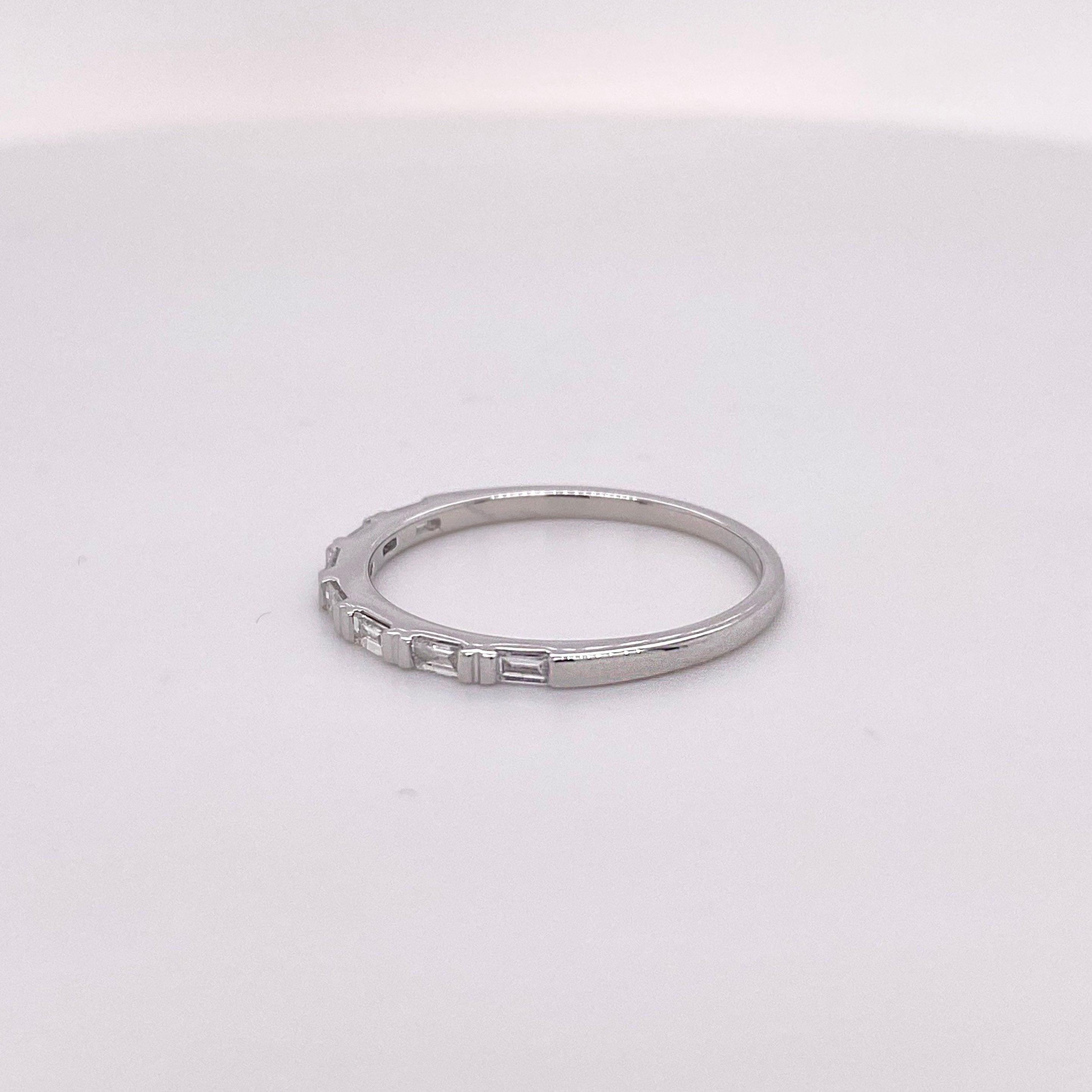 Im Angebot: 1/4 Karat Diamant Baguette-Ringband 14 Karat Weißgold Ehering Stapelbarer Ring () 3