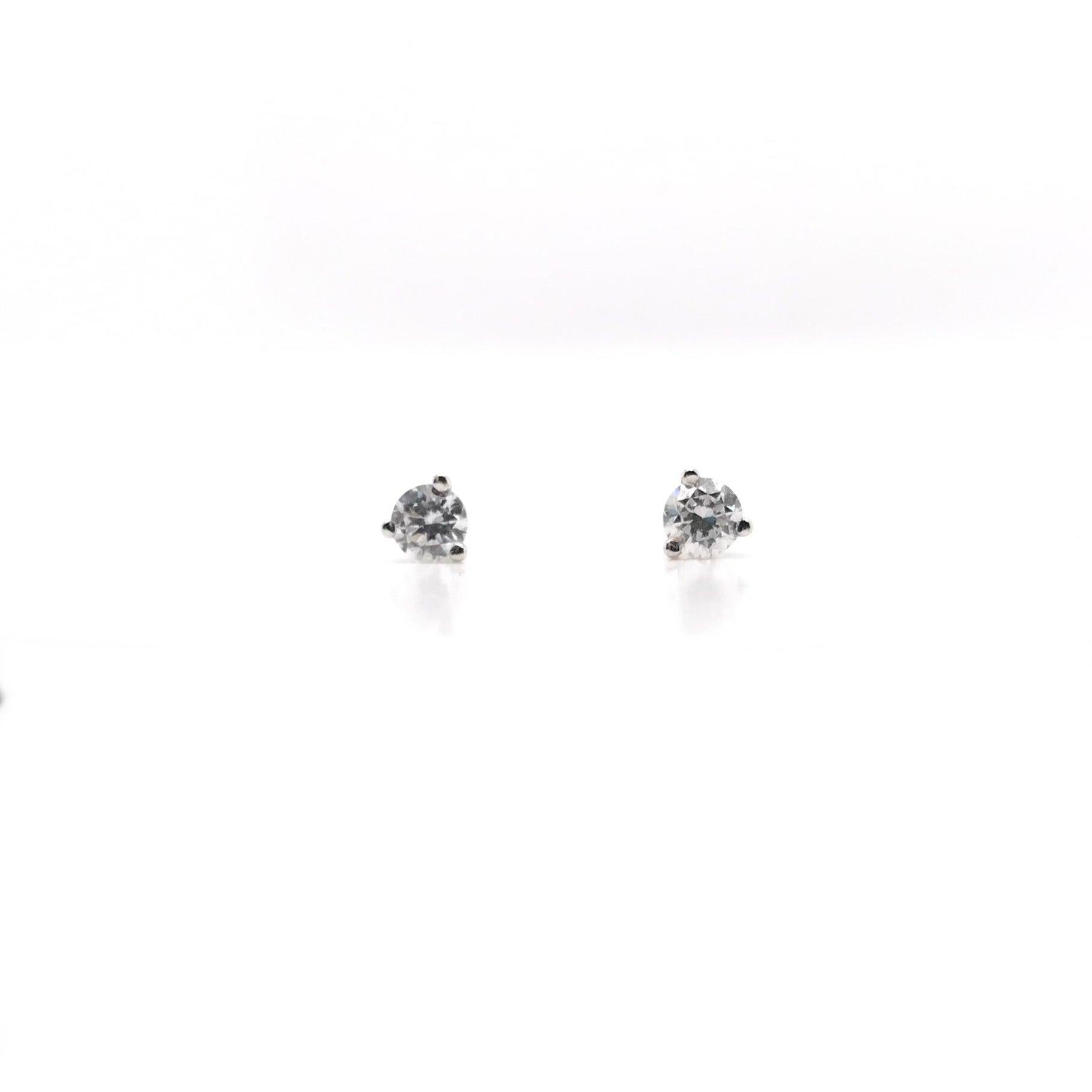 1/4 Carat DTW Diamond Stud Earrings In New Condition For Sale In Montgomery, AL