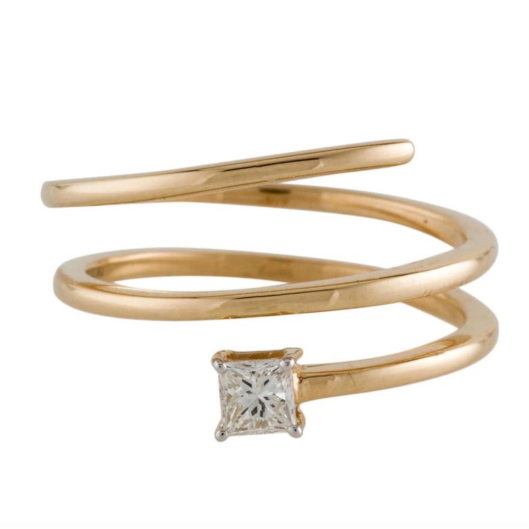 1/4 Karat Diamant-Gold Spiralring mit Prinzessinnenschliff im Angebot bei  1stDibs