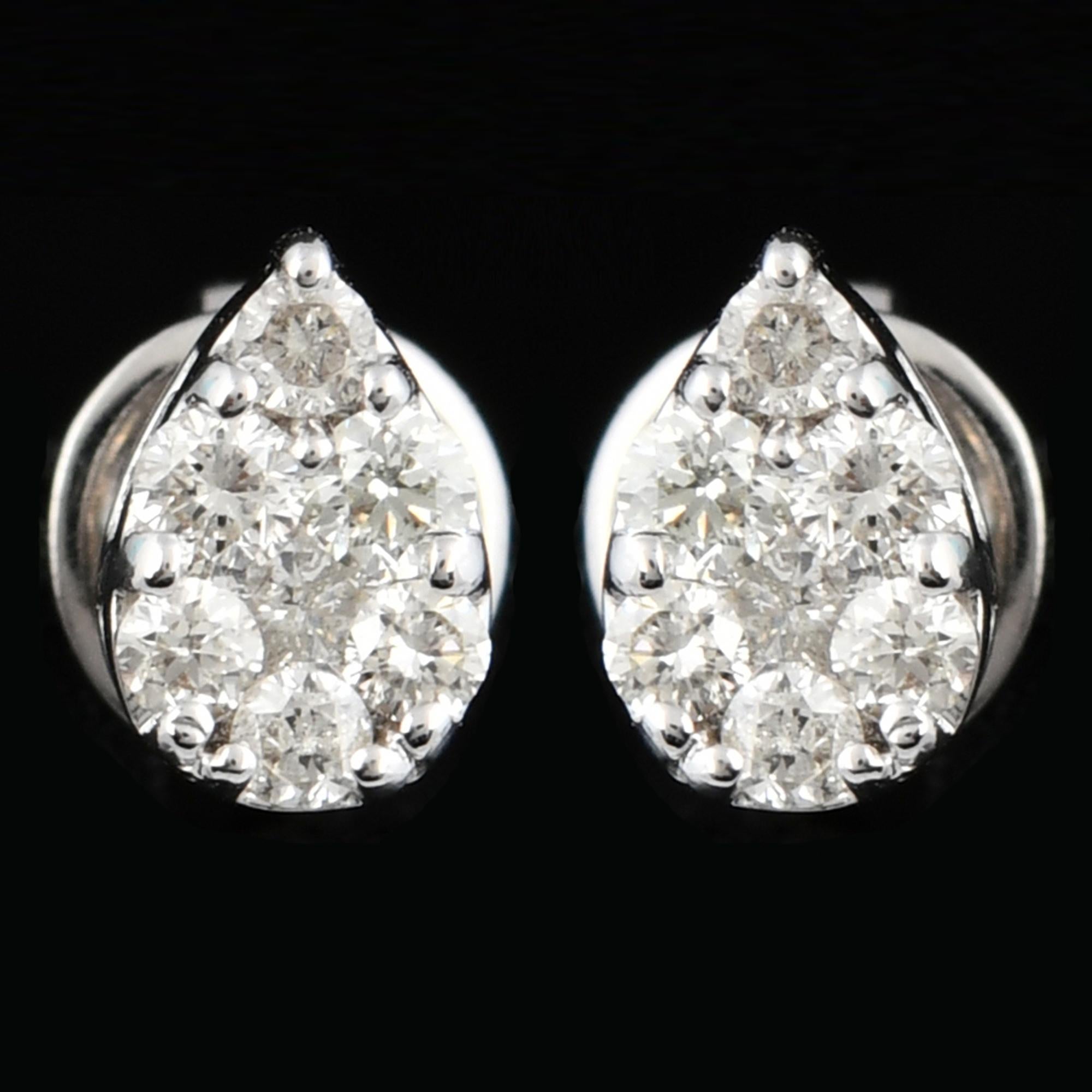 Taille ronde Boucles d'oreilles en or blanc 10 carats avec diamant rond taille brillant de 1/4 carat SI/H en vente
