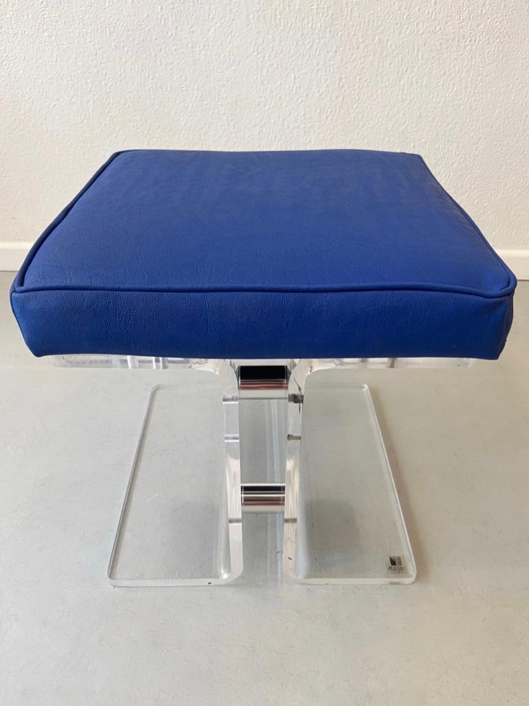 Tabouret vintage 1/4 en acrylique et faux cuir de Marais International, France, années 1970 en vente 1