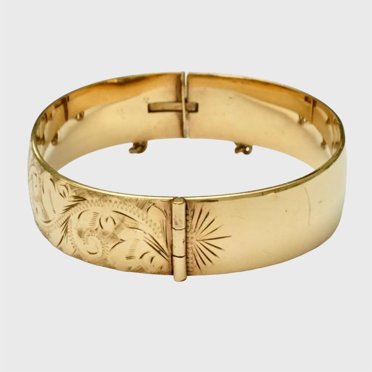 1/5 Bracelet en or 9ct avec âme en métal et rouleau gravé Bon état - En vente à London, GB