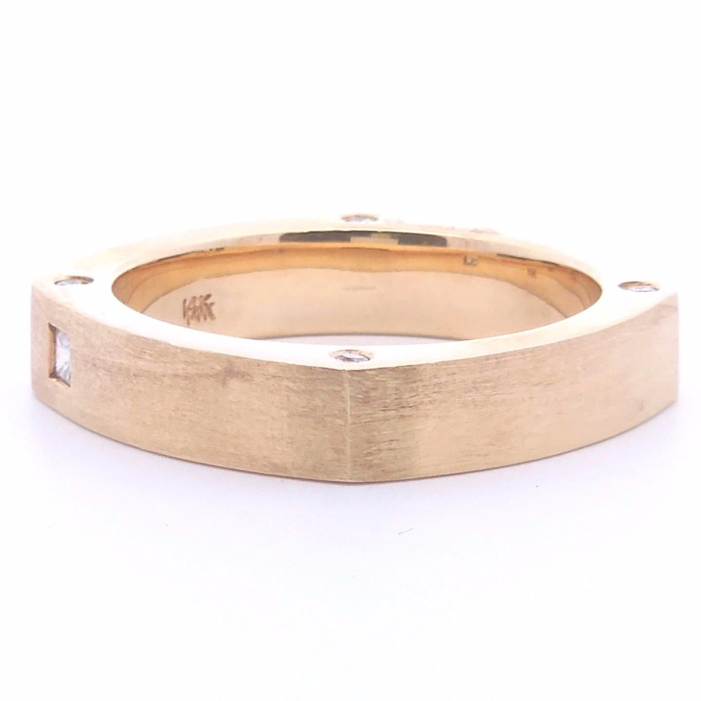 Women's or Men's 1/5 Carat Bezel Men’s Ring in 14k Gold For Sale
