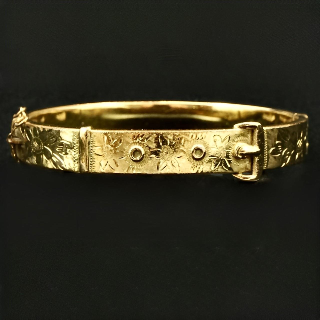 1/5th 9CT Yellow Rolled Gold Floral Engraved Buckle Bangle Bracelet stamped JS For Sale 2