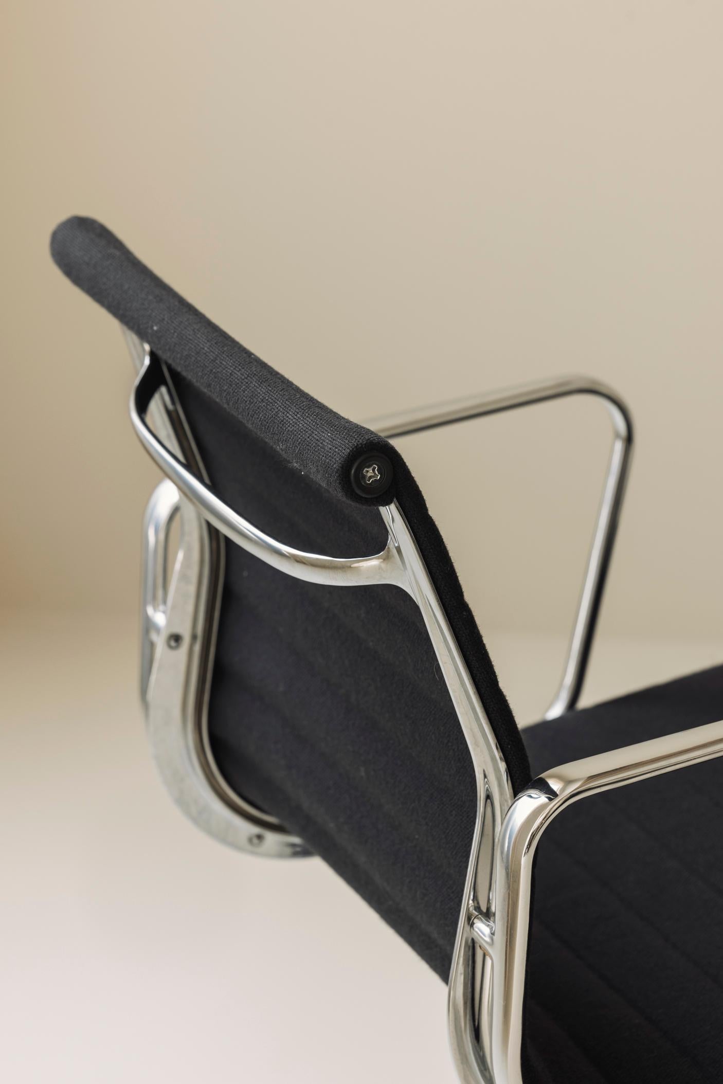 1/6 Poltrone girevoli da ufficio Charles e Ray Eames EA108 in Hopsak, Vitra in vendita 3