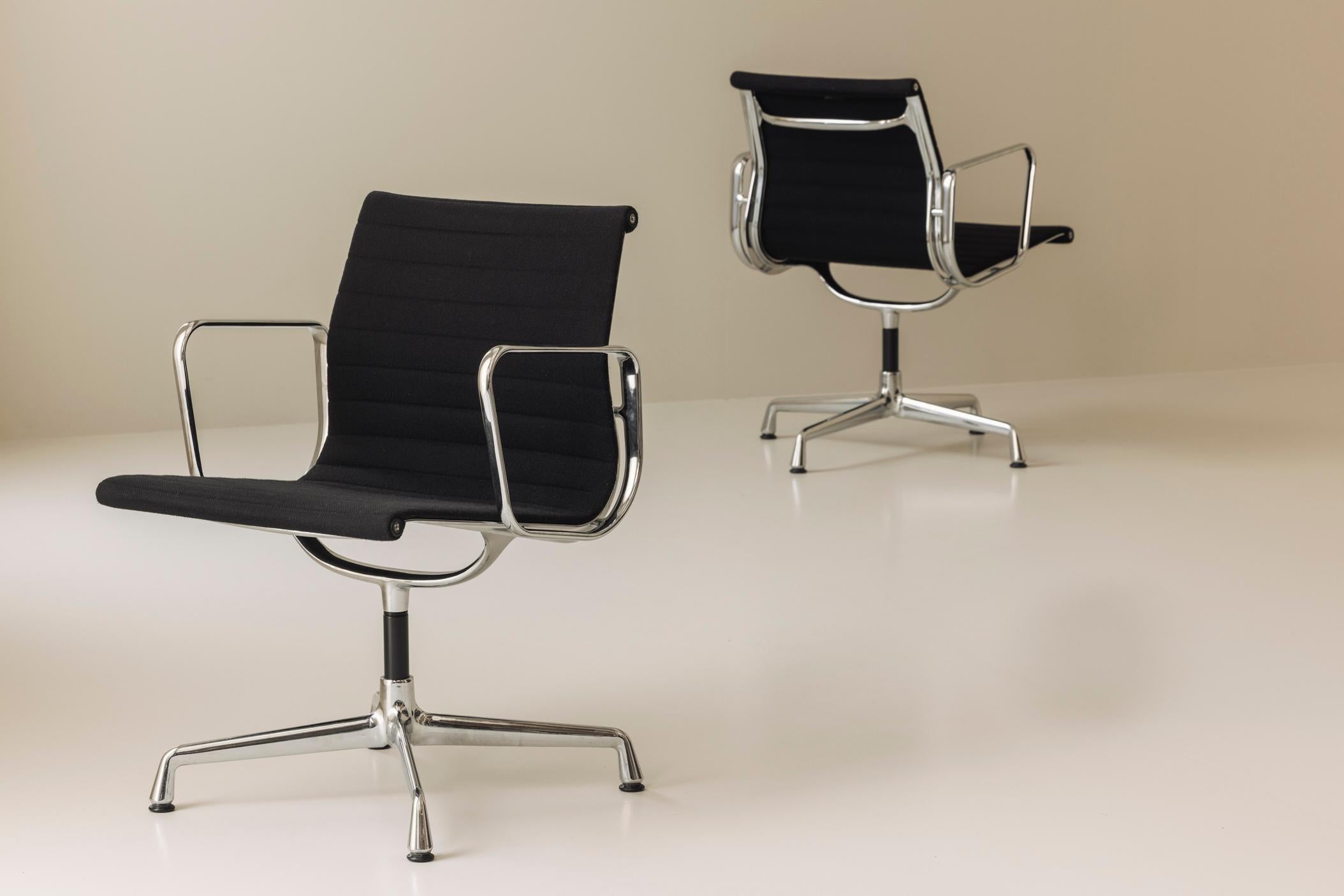 1/6 Poltrone girevoli da ufficio Charles e Ray Eames EA108 in Hopsak, Vitra in vendita 5