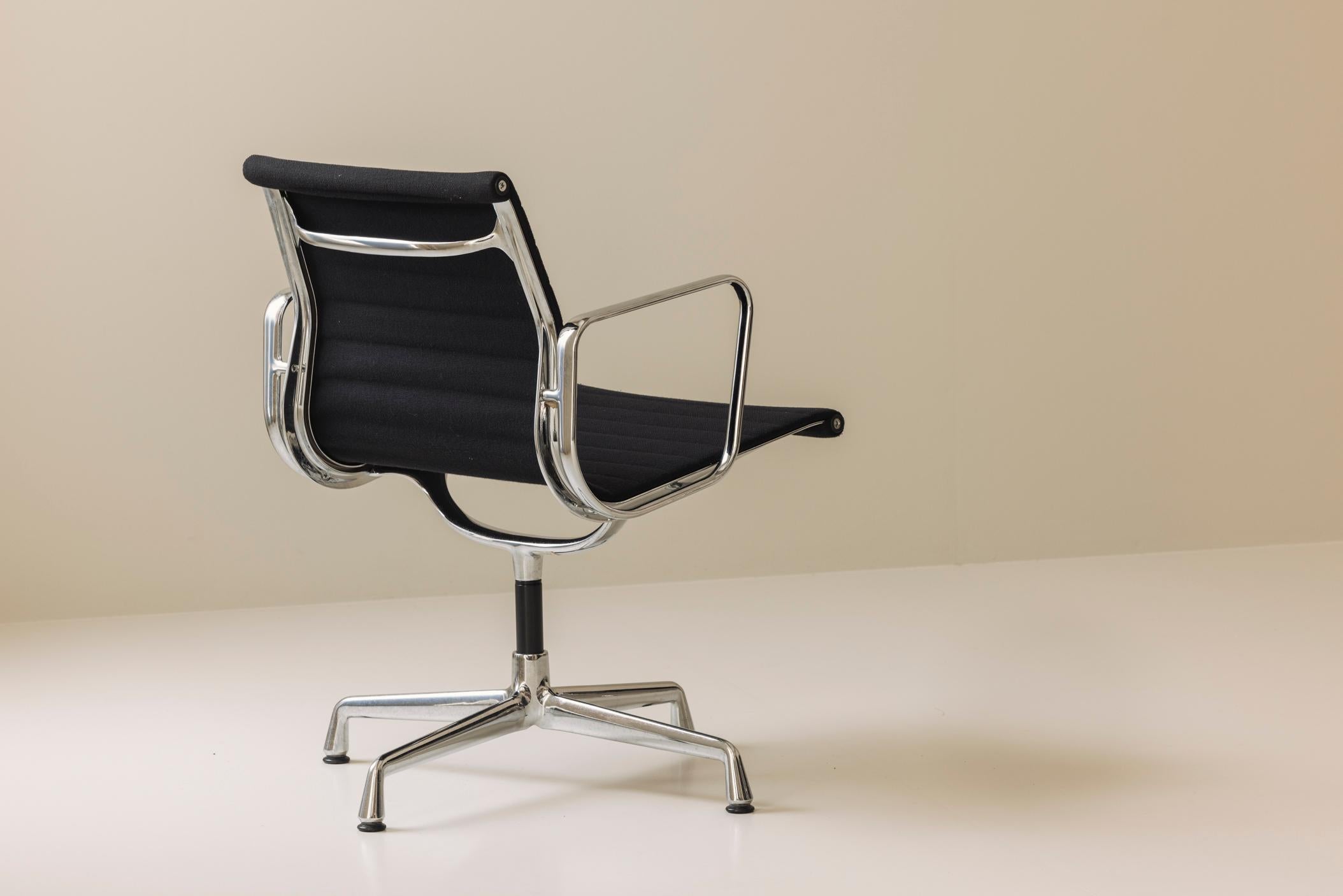 1/6 Poltrone girevoli da ufficio Charles e Ray Eames EA108 in Hopsak, Vitra in vendita 2