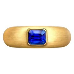 1, 7 Carat Natural Color Change Sapphire 18 Karat Yellow Gold Ring Tuxedo by D&A